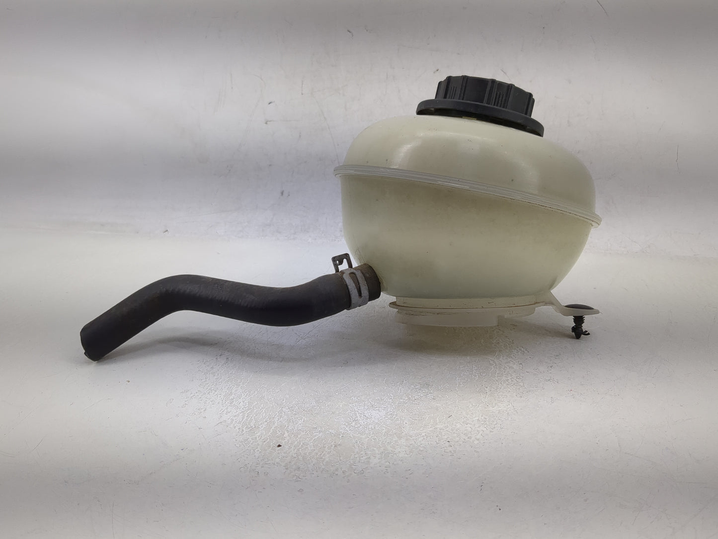 2002 Freelander Radiator Coolant Overflow Expansion Tank Bottle - Oemusedautoparts1.com