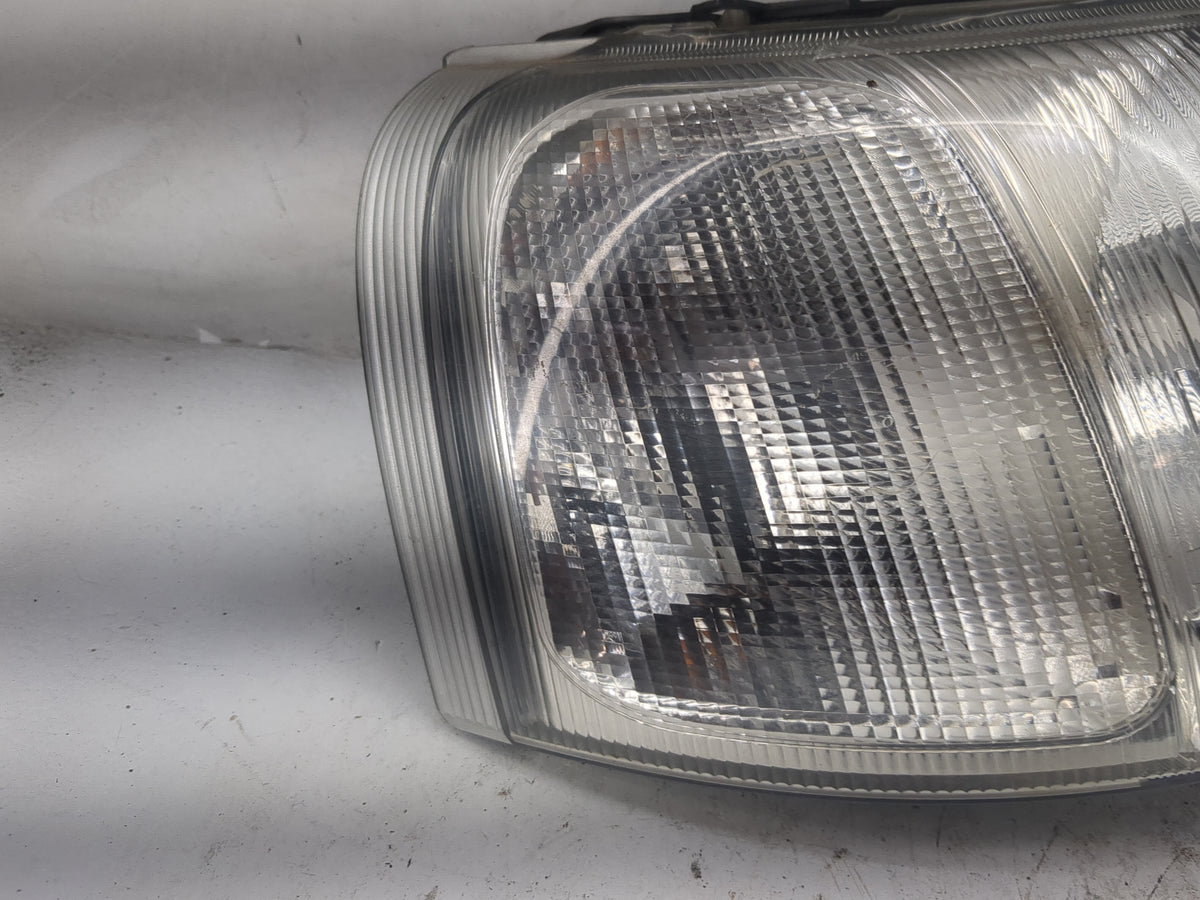 2002 Land Rover Freelander Passenger Right Oem Head Light Headlight Lamp 1518880 - Oemusedautoparts1.com