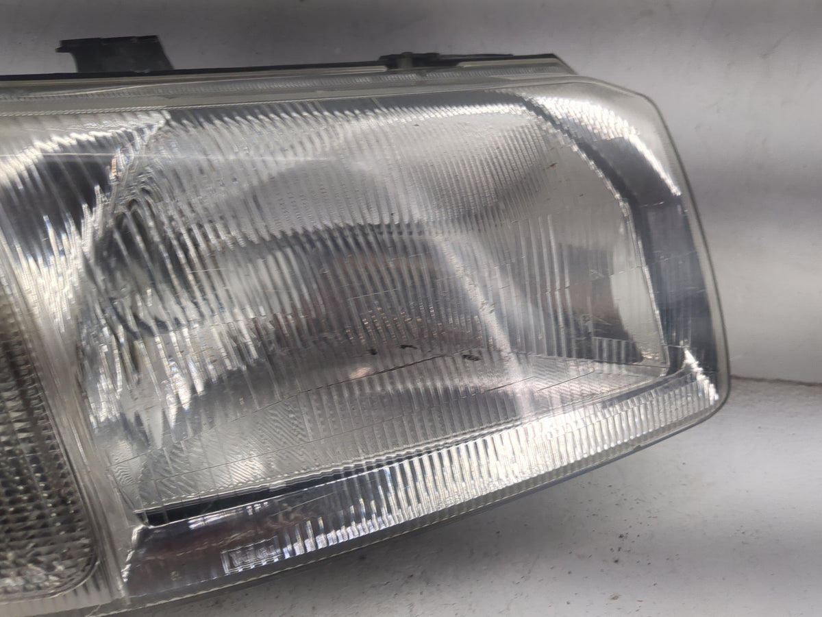 2002 Land Rover Freelander Passenger Right Oem Head Light Headlight Lamp 1518880 - Oemusedautoparts1.com