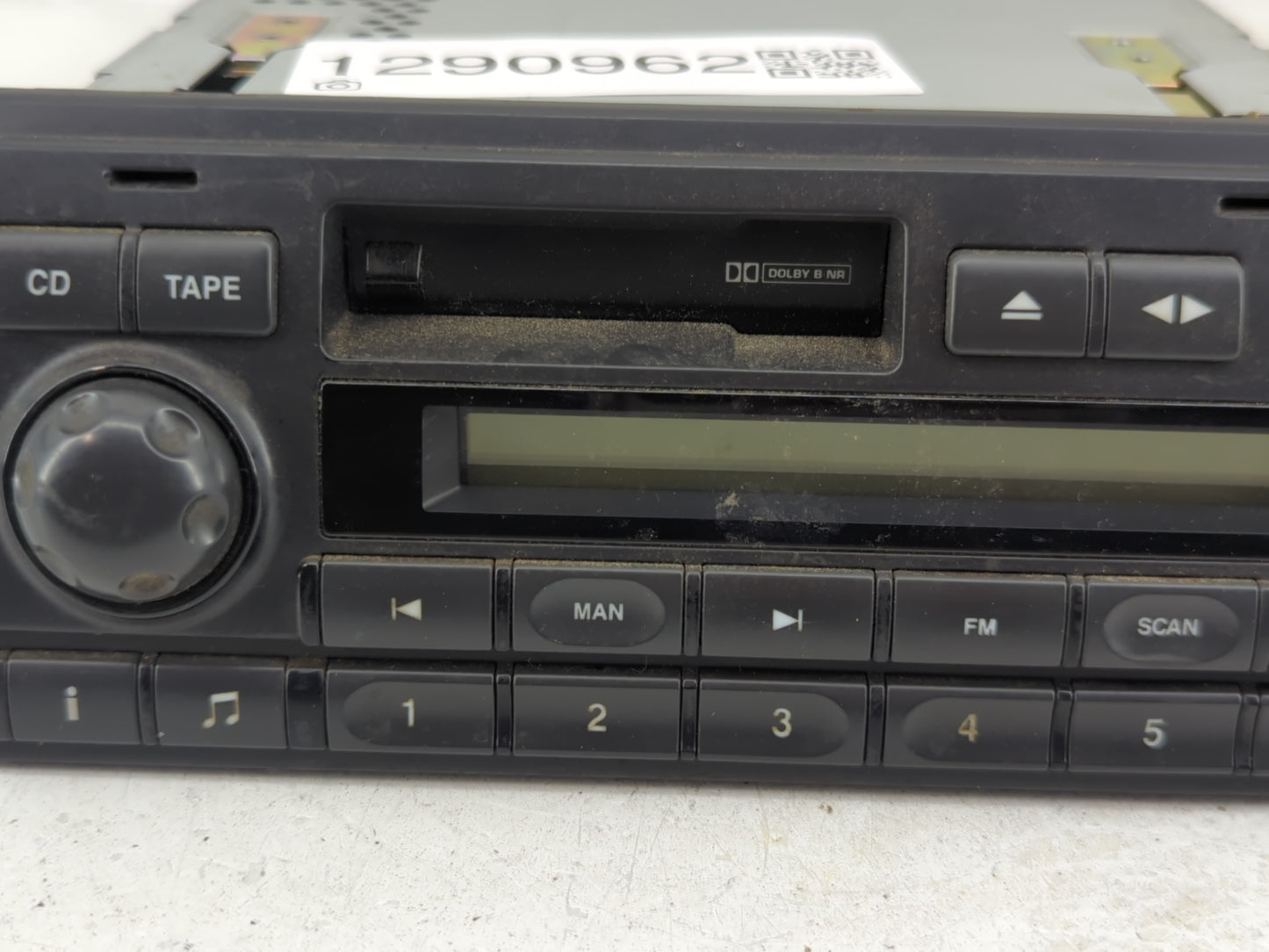 2002 Land Rover Land Rover Radio AM FM Cd Player Receiver Replacement P/N:XQD101390LNF Fits OEM Used Auto Parts - Oemusedaut