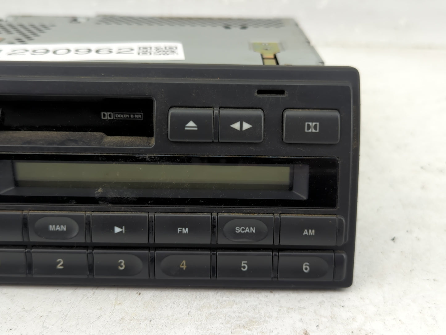 2002 Land Rover Land Rover Radio AM FM Cd Player Receiver Replacement P/N:XQD101390LNF Fits OEM Used Auto Parts - Oemusedaut