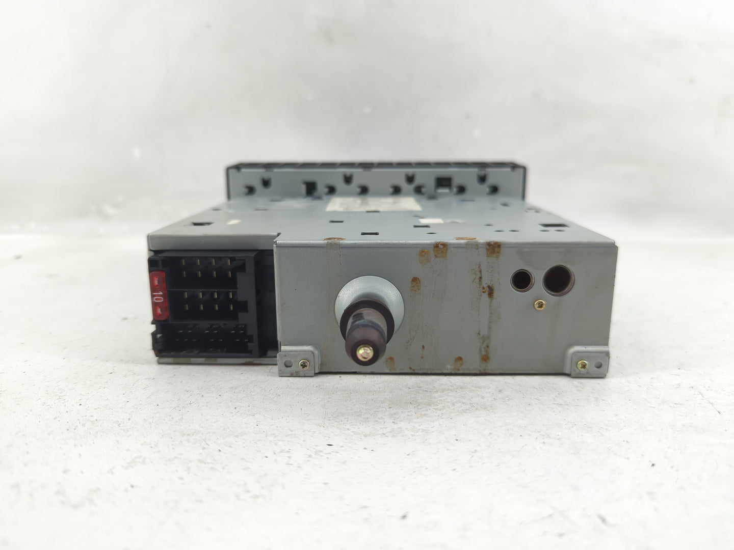2002 Land Rover Land Rover Radio AM FM Cd Player Receiver Replacement P/N:XQD101390LNF Fits OEM Used Auto Parts - Oemusedaut