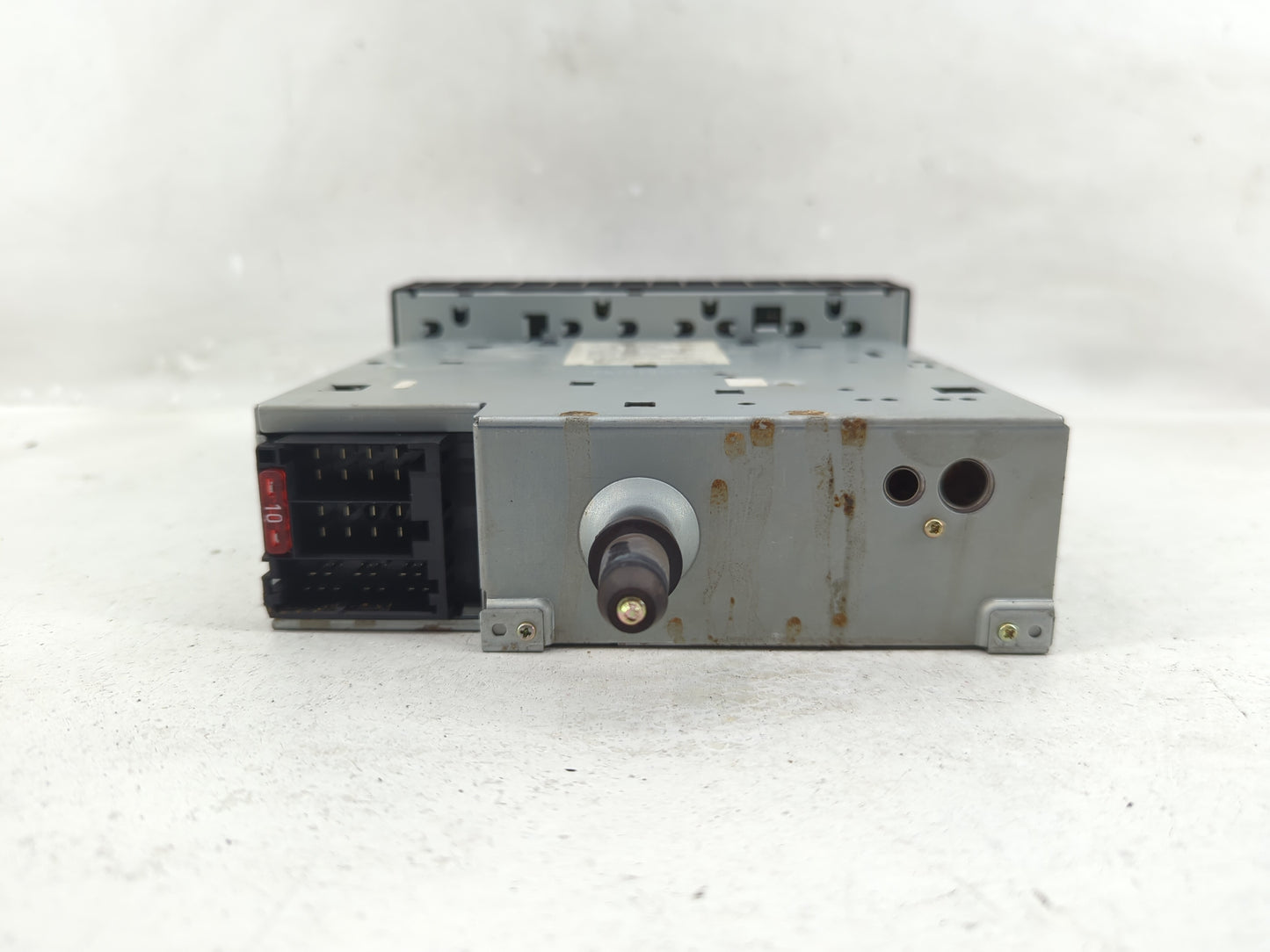 2002 Land Rover Land Rover Radio AM FM Cd Player Receiver Replacement P/N:XQD101390LNF Fits OEM Used Auto Parts - Oemusedaut