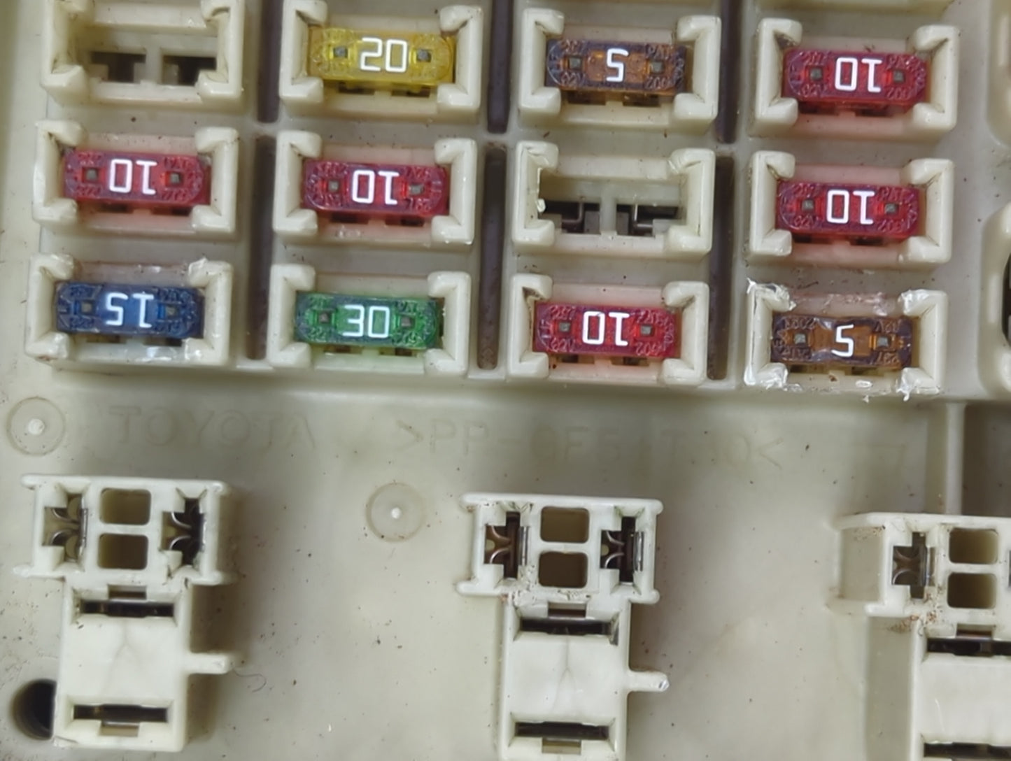2000-2003 Lexus Es300 Fusebox Fuse Box Panel Relay Module Fits Fits 1999 2000 2001 2002 2003 OEM Used Auto Parts - Oemusedau