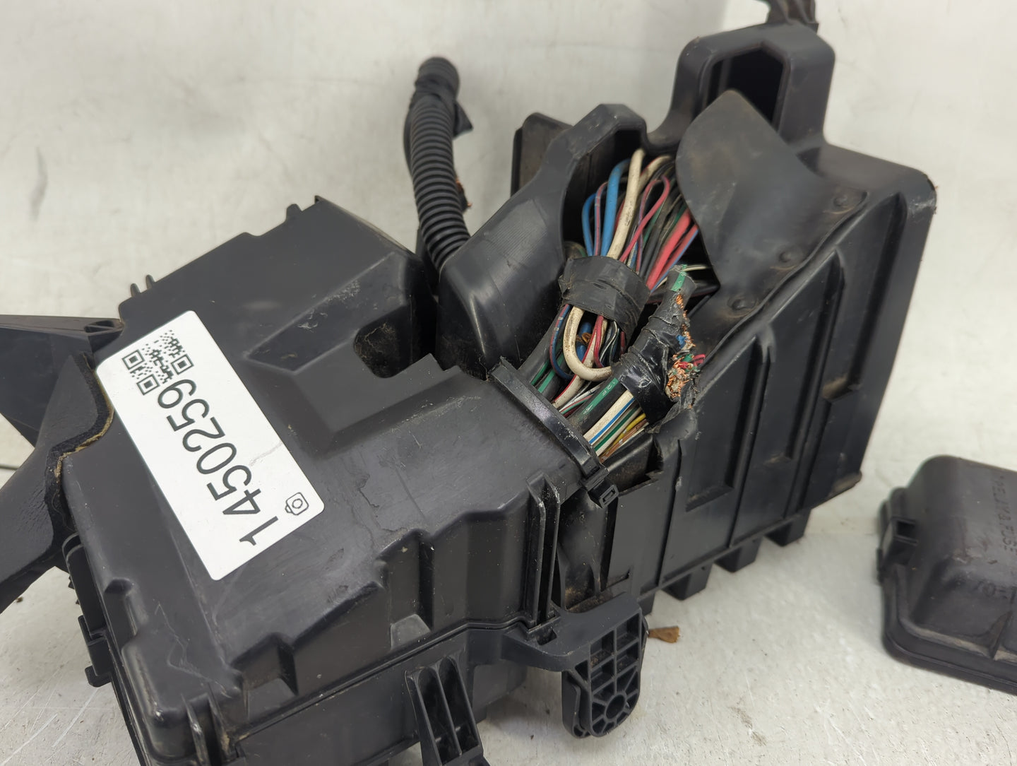 2000-2003 Lexus Es300 Fusebox Fuse Box Panel Relay Module Fits Fits 1999 2000 2001 2002 2003 OEM Used Auto Parts - Oemusedau
