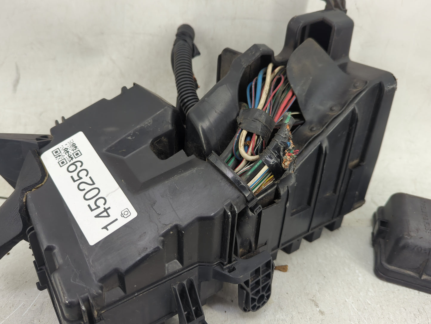 2000-2003 Lexus Es300 Fusebox Fuse Box Panel Relay Module Fits Fits 1999 2000 2001 2002 2003 OEM Used Auto Parts - Oemusedau