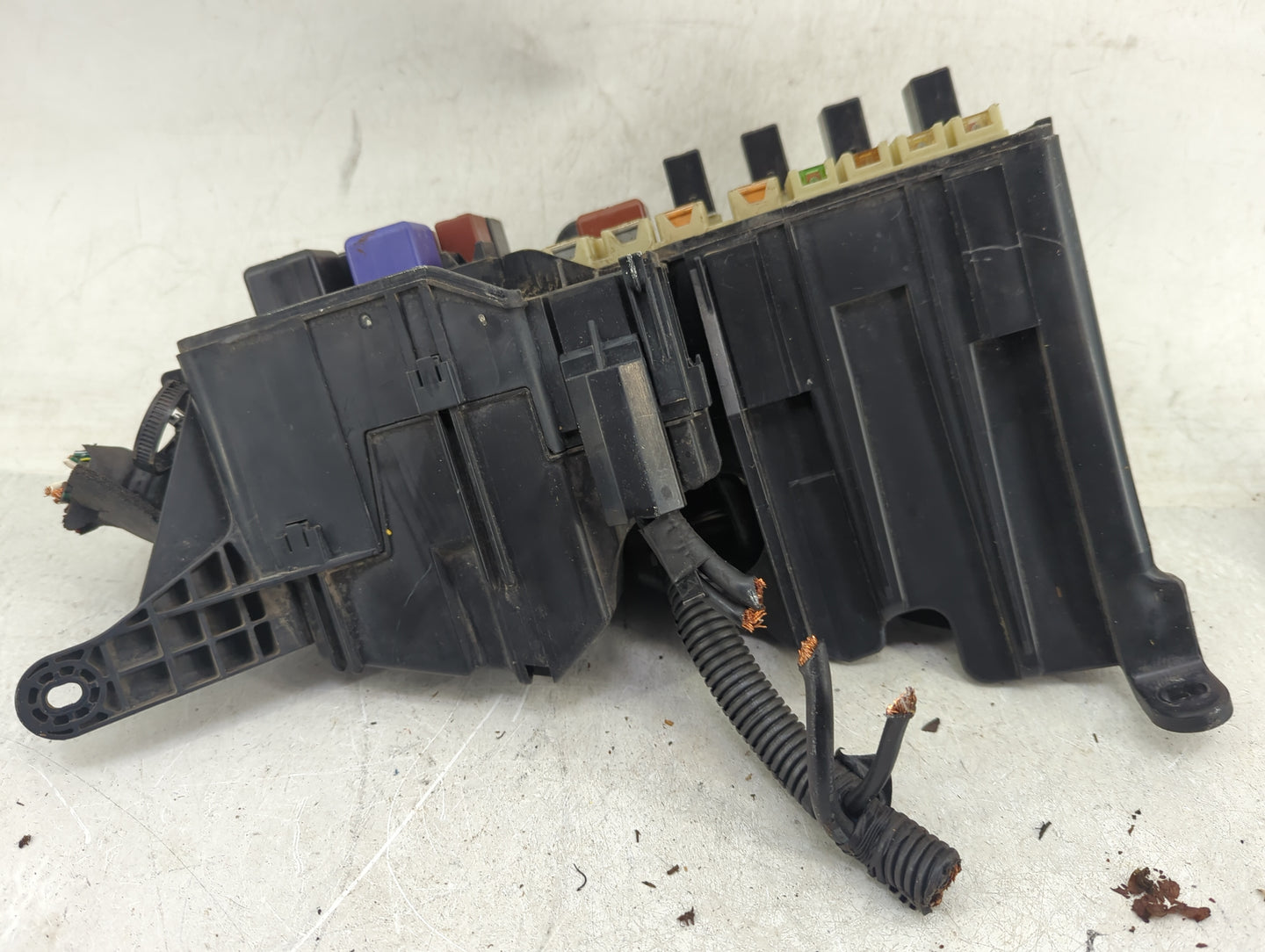 2000-2003 Lexus Es300 Fusebox Fuse Box Panel Relay Module Fits Fits 1999 2000 2001 2002 2003 OEM Used Auto Parts - Oemusedau