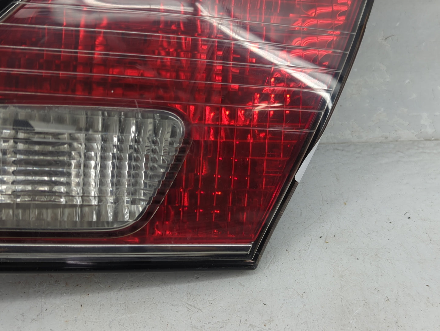 2002-2003 Lexus Es300 Tail Light Assembly Driver Left OEM Fits Fits 2002 2003 2004 OEM Used Auto Parts - Oemusedautoparts1.c