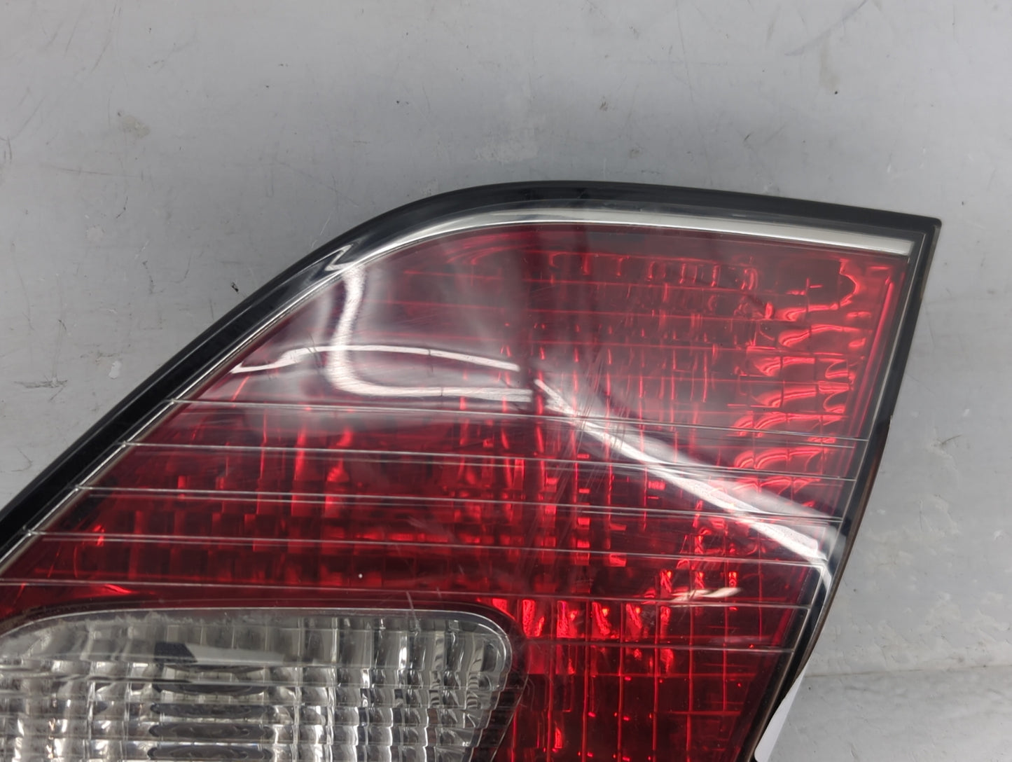 2002-2003 Lexus Es300 Tail Light Assembly Driver Left OEM Fits Fits 2002 2003 2004 OEM Used Auto Parts - Oemusedautoparts1.c