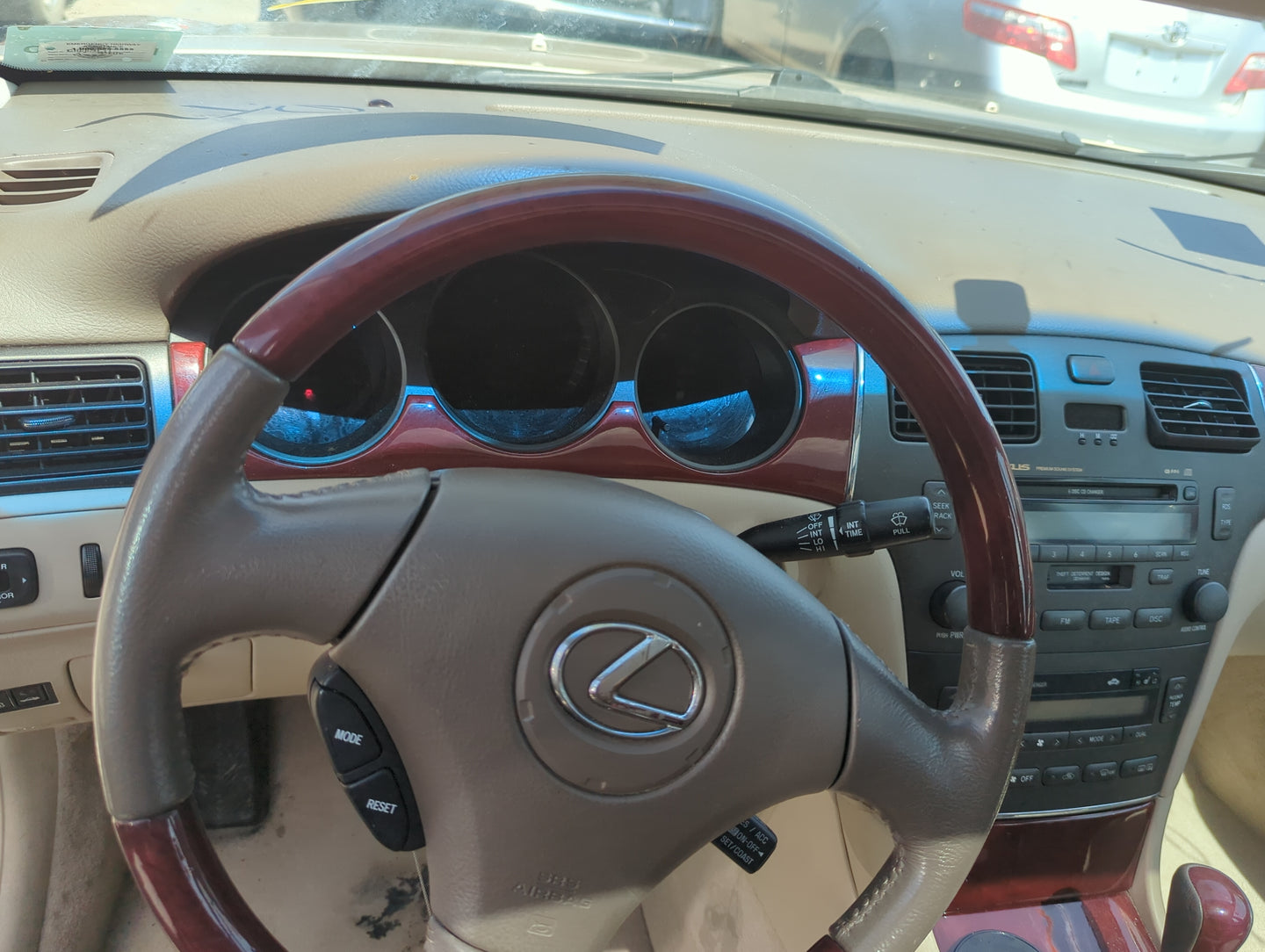 2002-2003 Lexus Es300 Instrument Cluster Speedometer Gauges Miles:130K Fits Fits 2002 2003 2004 OEM Used Auto Parts - Oemuse