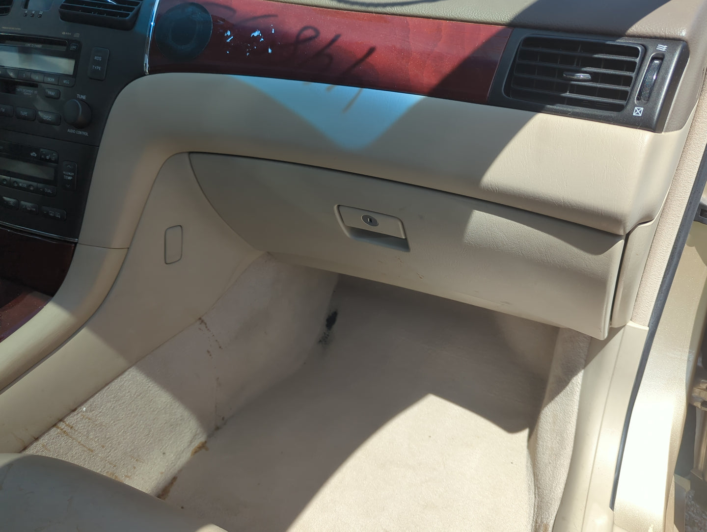 2002 Lexus Es300 Passenger Glove Box Door Storage Compartment - Oemusedautoparts1.com