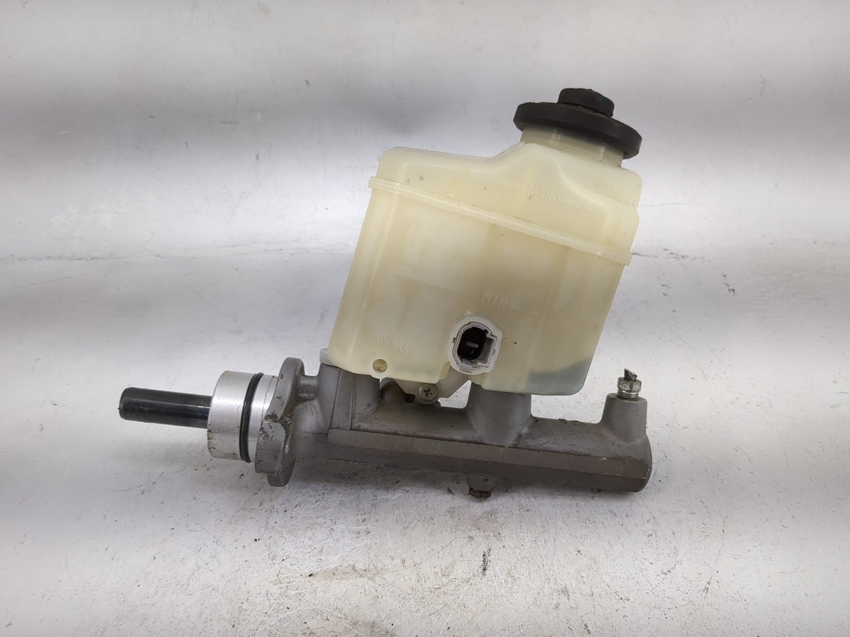2002-2003 Lexus Es300 Brake Master Cylinder - Oemusedautoparts1.com