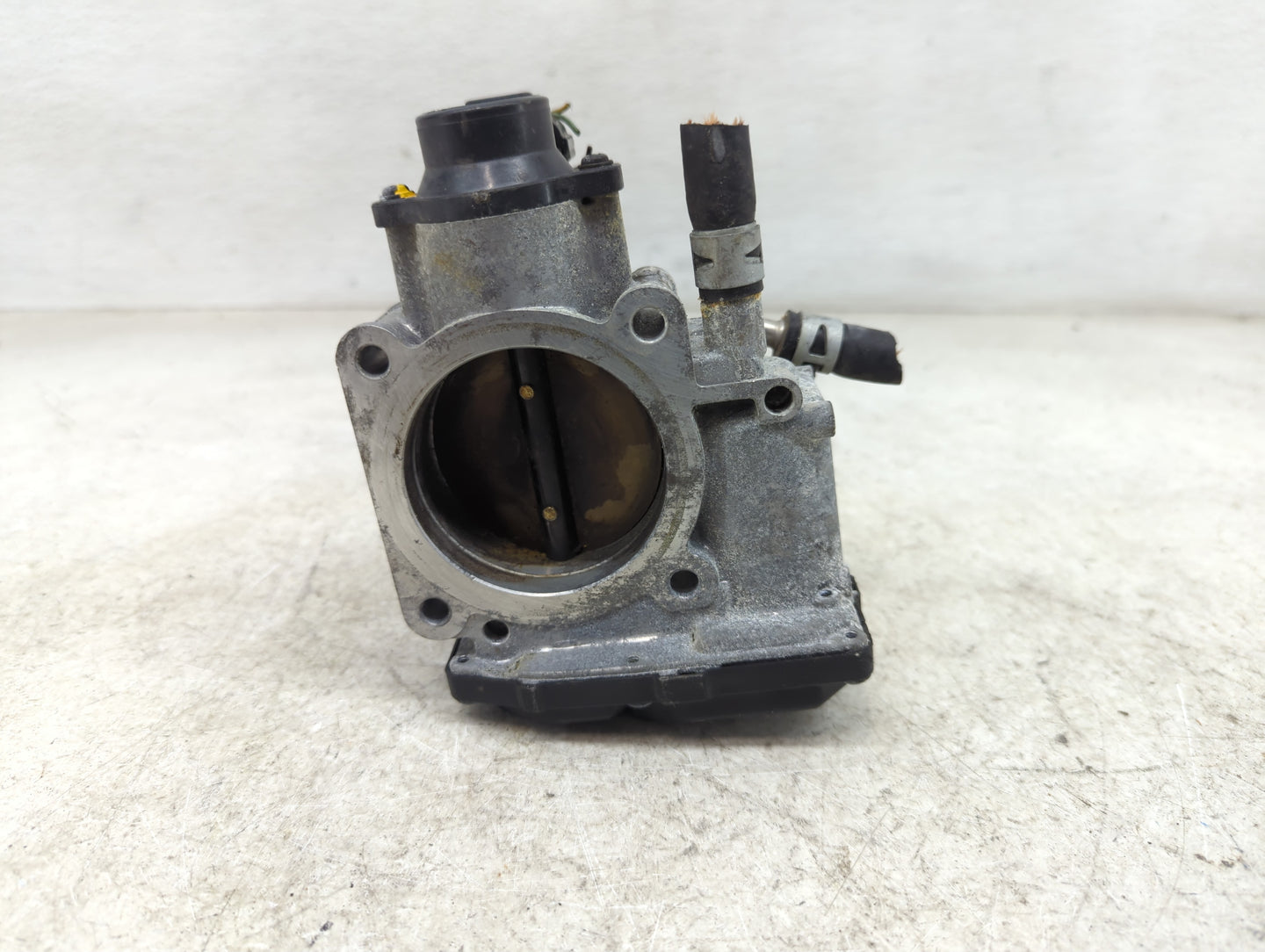 2002-2003 Lexus Es300 Throttle Body P/N:00632 1J22, 22030-20030 Fits Fits 2002 2003 OEM Used Auto Parts - Oemusedautoparts1.