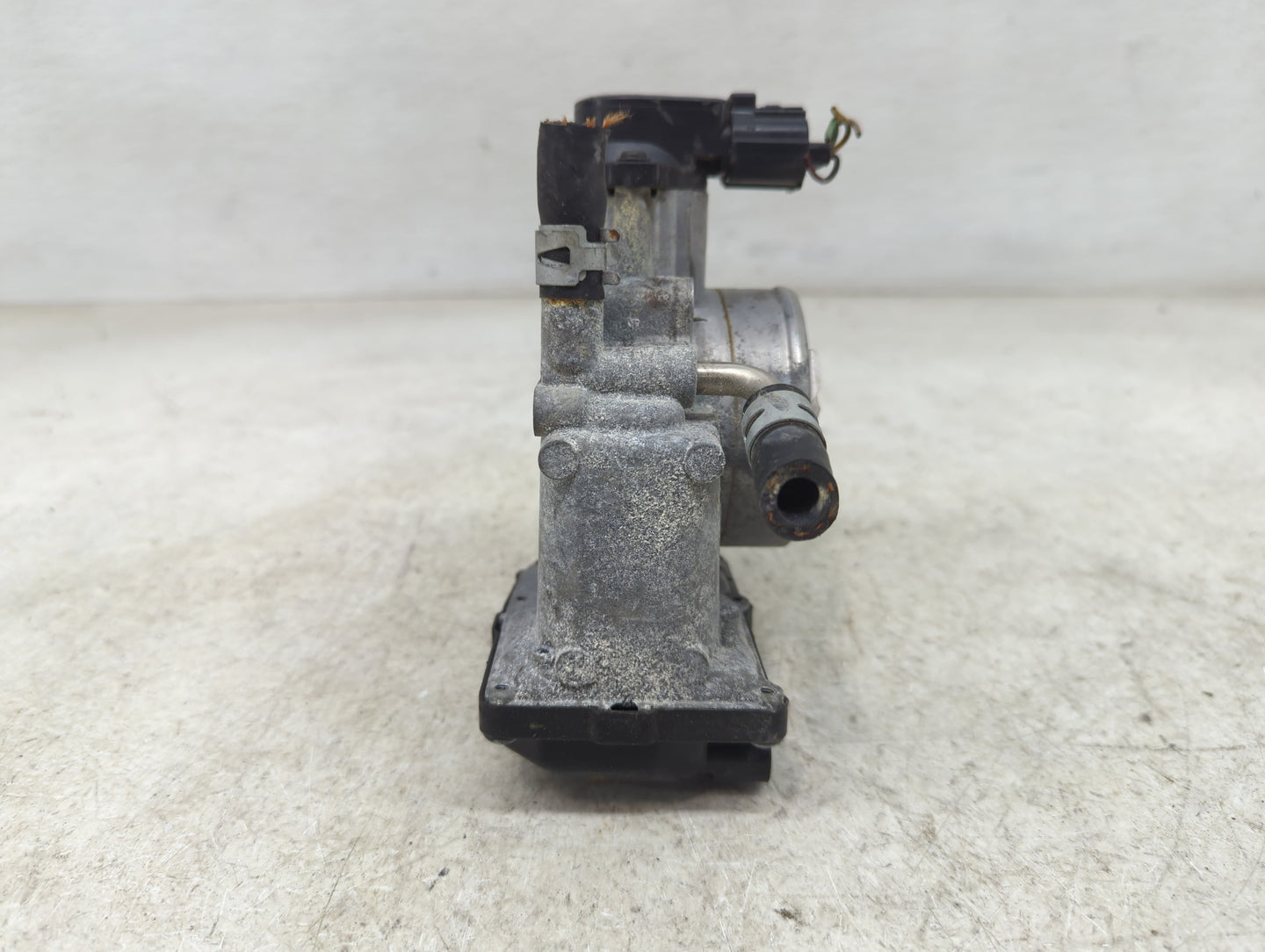 2002-2003 Lexus Es300 Throttle Body P/N:00632 1J22, 22030-20030 Fits Fits 2002 2003 OEM Used Auto Parts - Oemusedautoparts1.