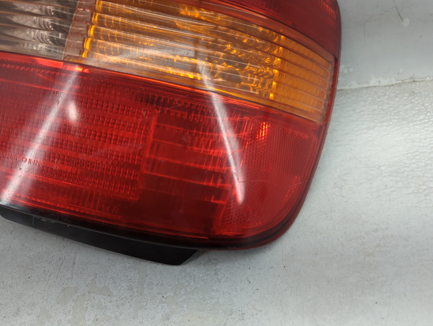 1998-2005 Lexus Gs300 Tail Light Assembly Driver Left OEM Fits Fits 1998 1999 2000 2001 2002 2003 2004 2005 OEM Used Auto Pa