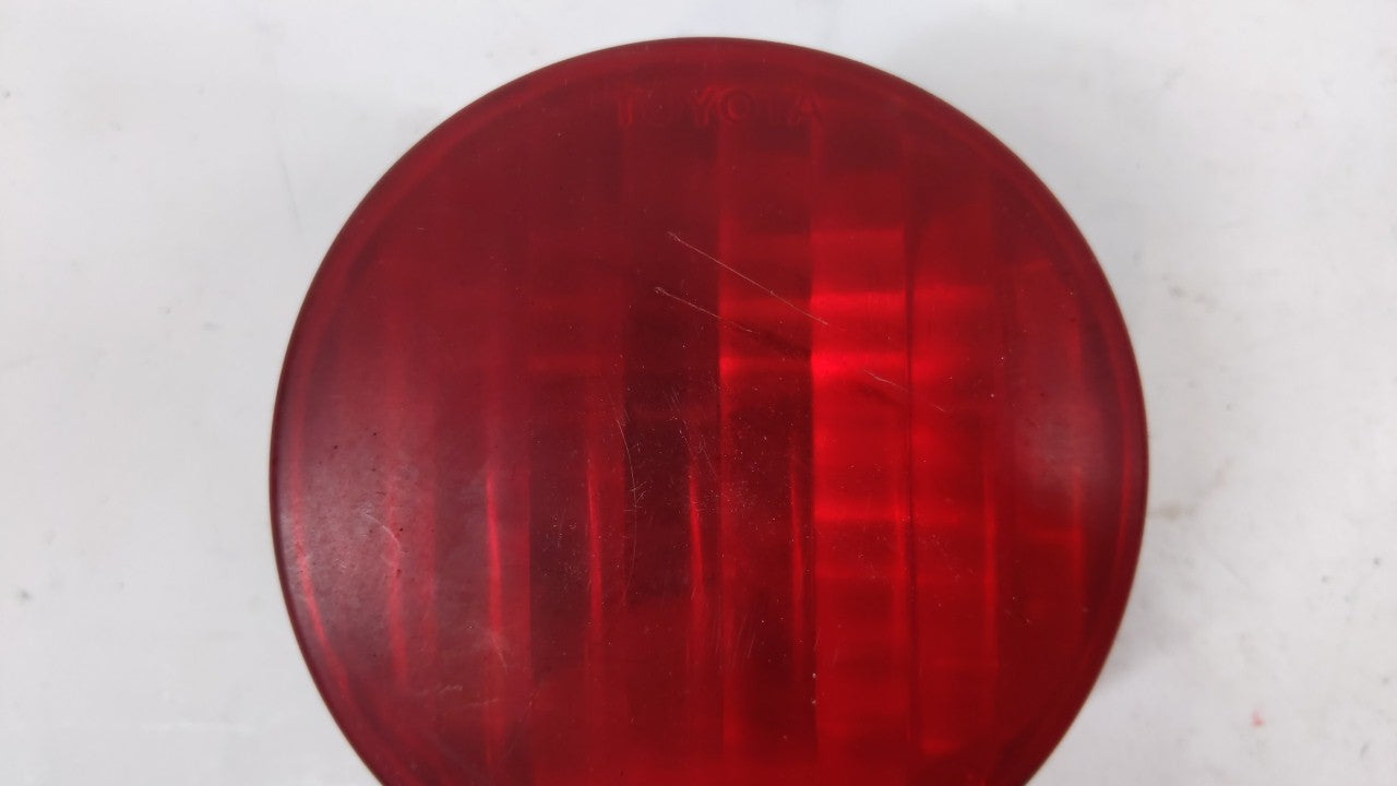 2001-2005 Lexus Is300 Tail Light Assembly Passenger Right OEM Fits Fits 2001 2002 2003 2004 2005 OEM Used Auto Parts - Oemus
