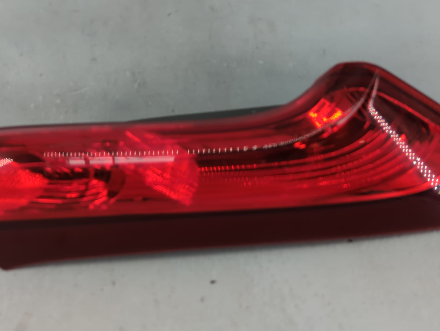 2001-2003 Lexus Is300 Tail Light Assembly Passenger Right OEM P/N:U011CX-T0AAA0 Fits Fits 2001 2002 2003 OEM Used Auto Parts