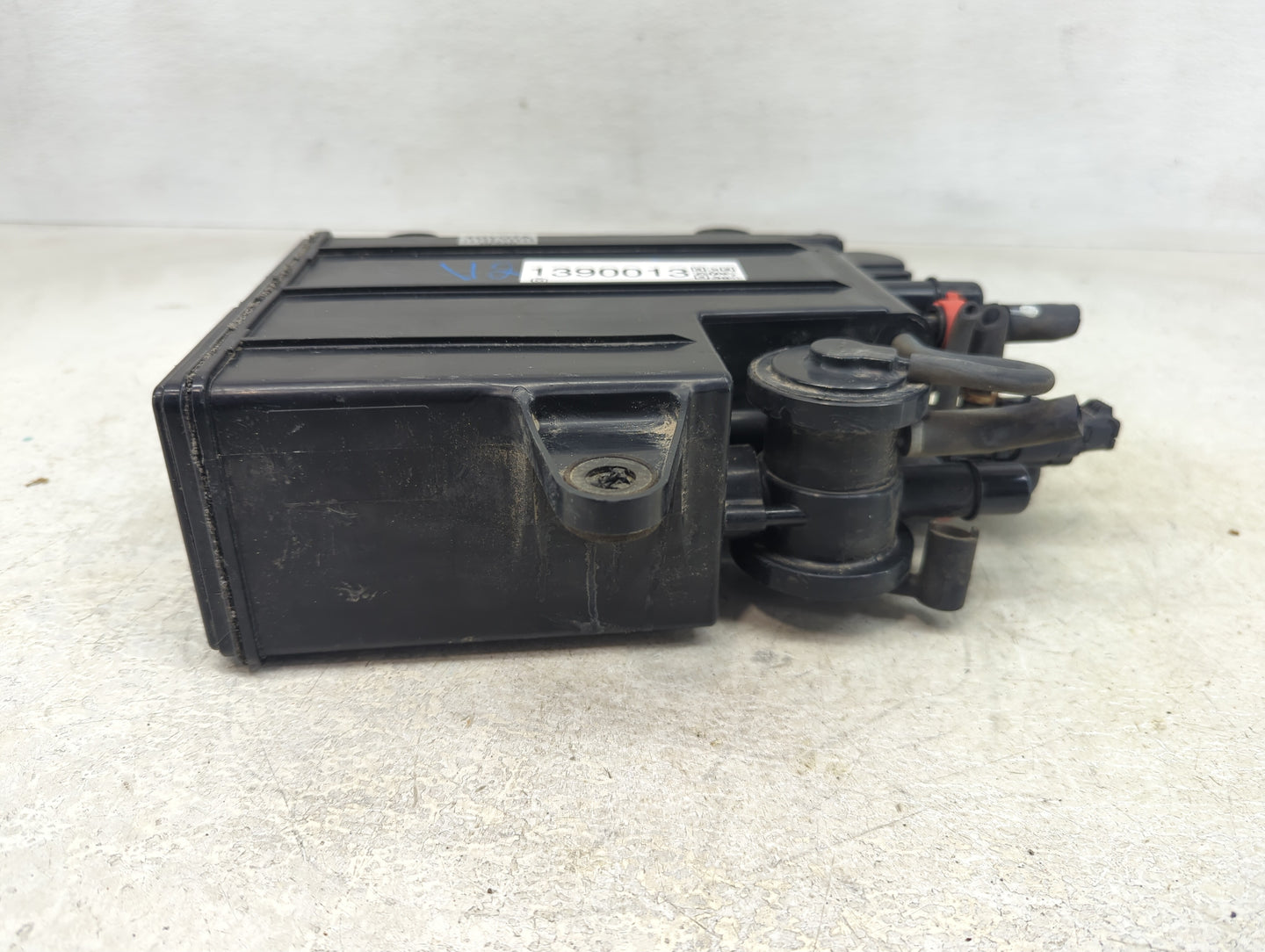 2002 Lexus Ls430 Fuel Vapor Charcoal Canister - Oemusedautoparts1.com