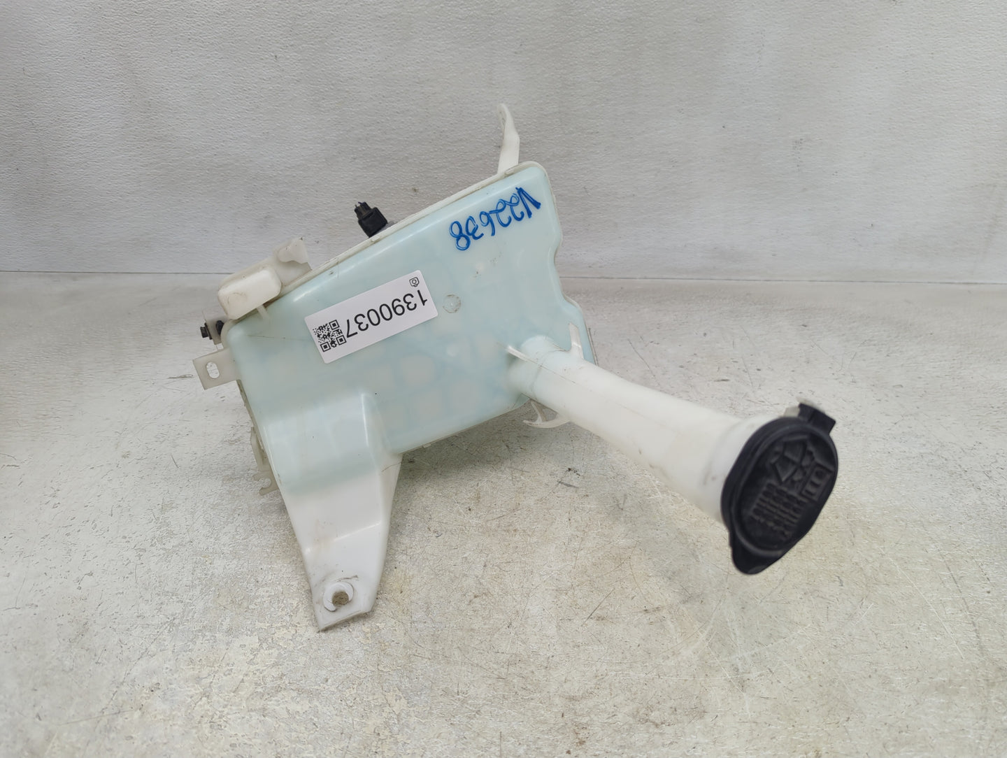 2001-2006 Lexus Ls430 Windshield Washer Fluid Reservoir Bottle Oem - Oemusedautoparts1.com