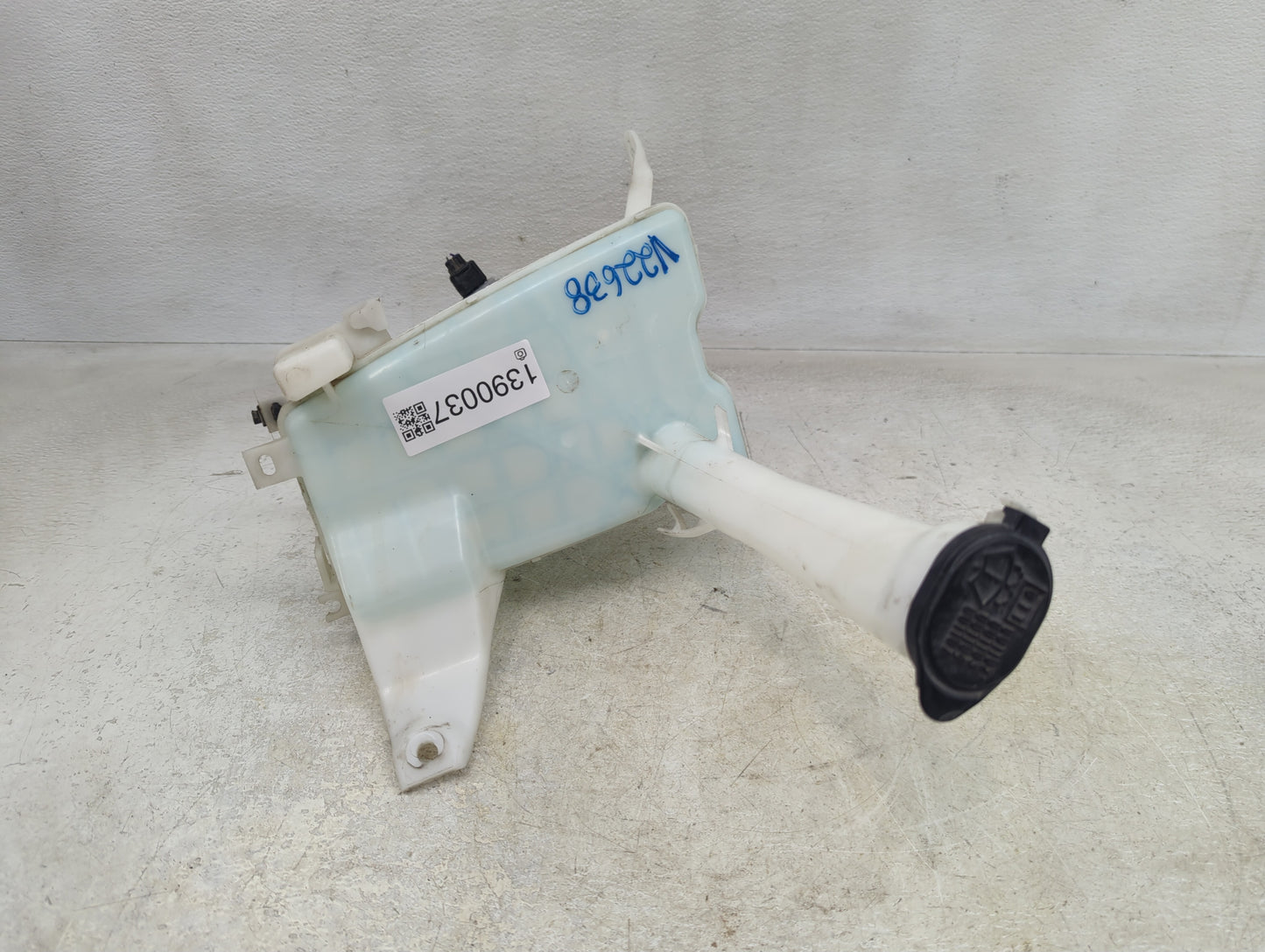 2001-2006 Lexus Ls430 Windshield Washer Fluid Reservoir Bottle Oem - Oemusedautoparts1.com