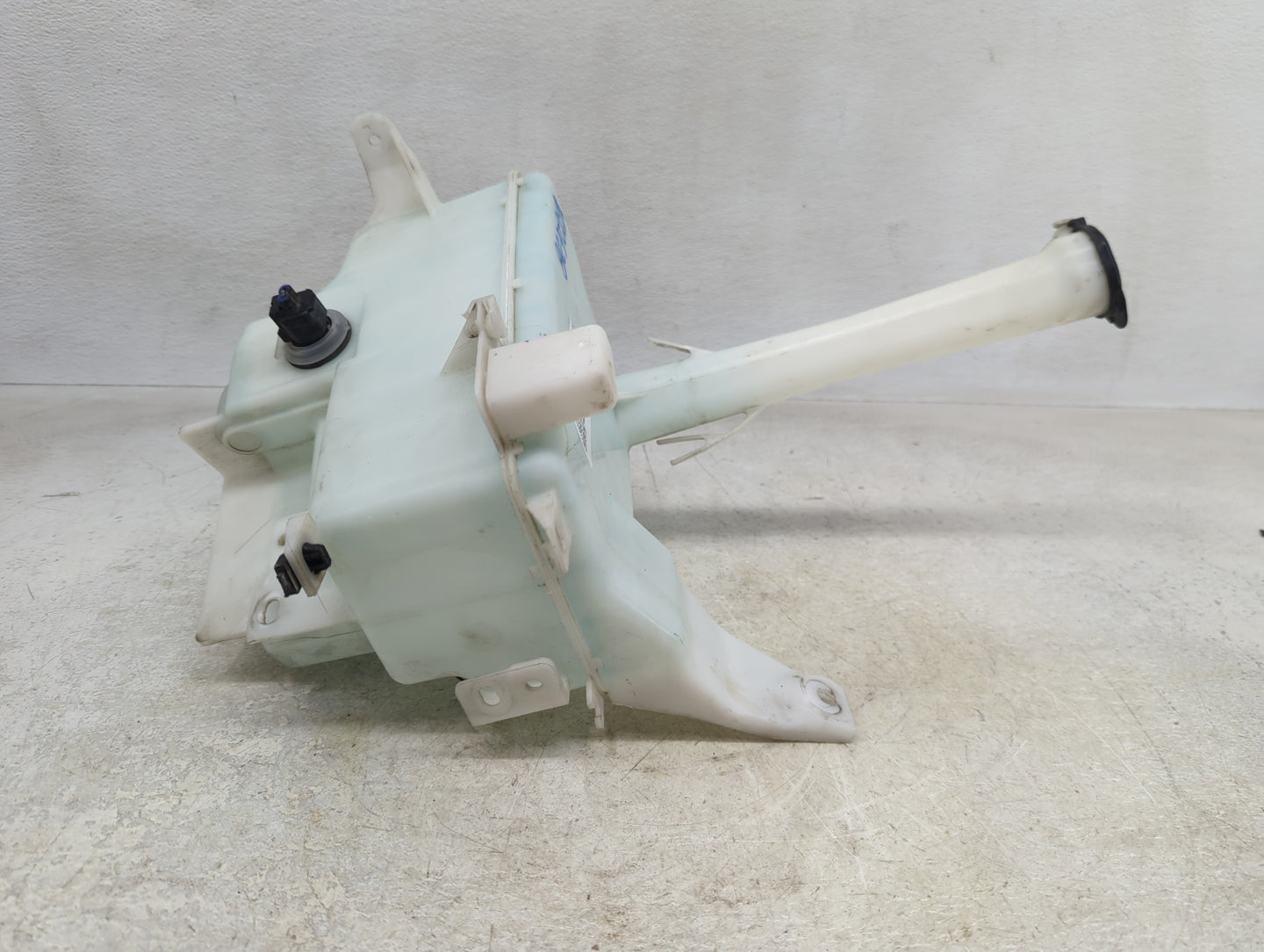 2001-2006 Lexus Ls430 Windshield Washer Fluid Reservoir Bottle Oem - Oemusedautoparts1.com