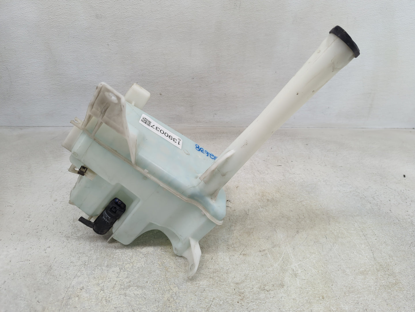 2001-2006 Lexus Ls430 Windshield Washer Fluid Reservoir Bottle Oem - Oemusedautoparts1.com