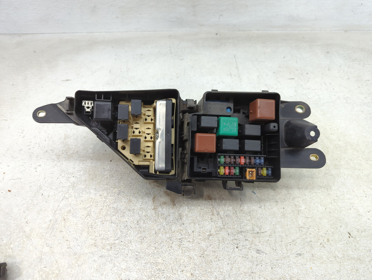2001-2003 Lexus Ls430 Fusebox Fuse Box Panel Relay Module Fits Fits 2001 2002 2003 OEM Used Auto Parts - Oemusedautoparts1.c