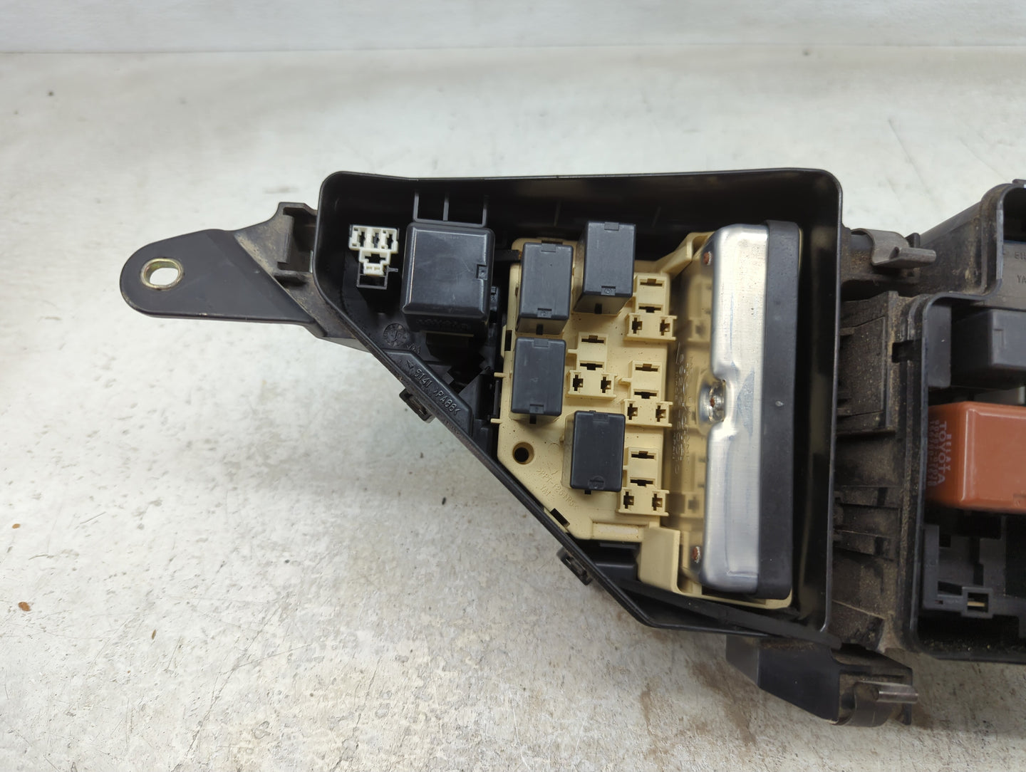 2001-2003 Lexus Ls430 Fusebox Fuse Box Panel Relay Module Fits Fits 2001 2002 2003 OEM Used Auto Parts - Oemusedautoparts1.c