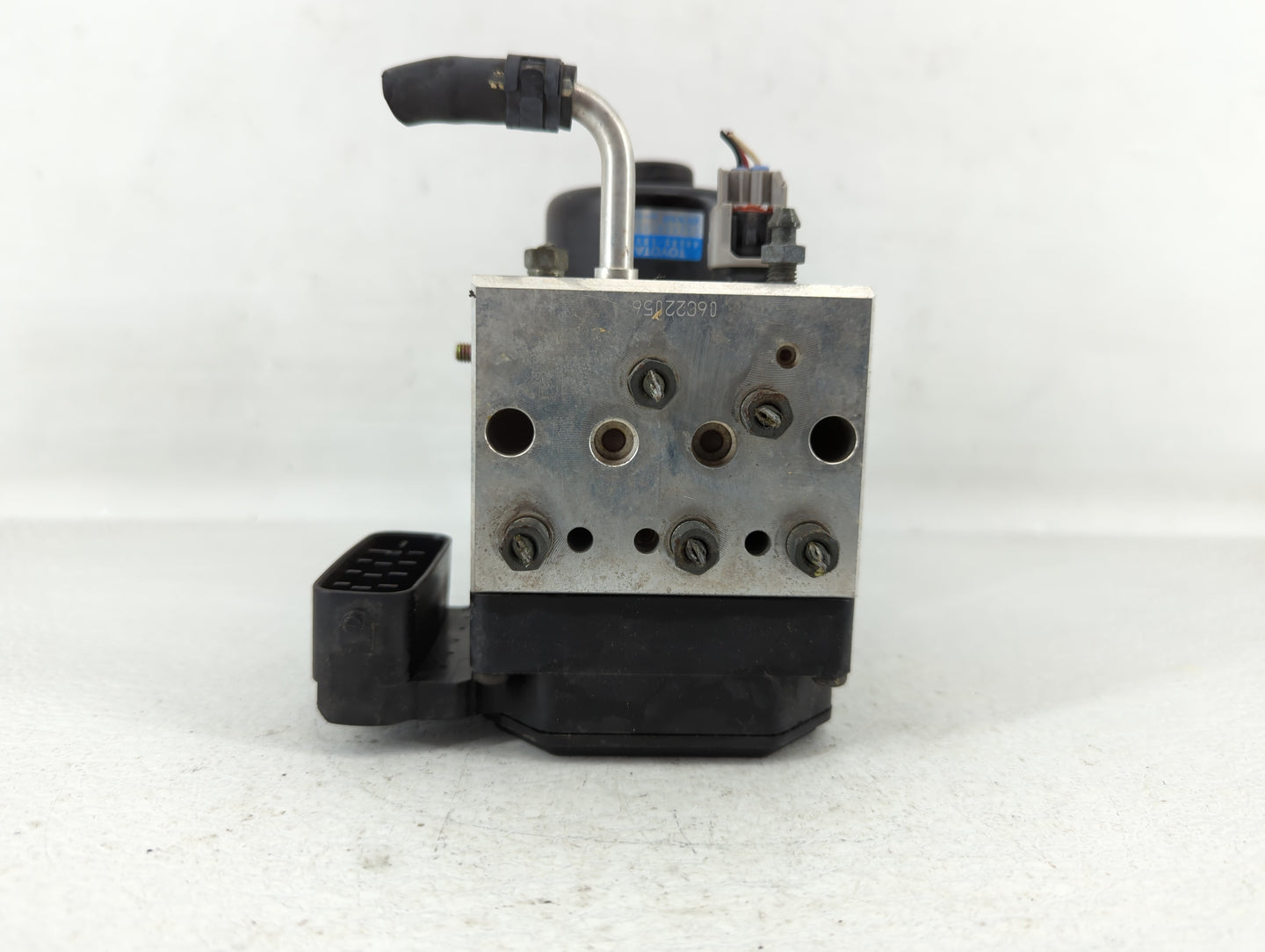 2001-2004 Lexus Ls430 ABS Pump Control Module Replacement P/N:44540-50020 Fits Fits 2001 2002 2003 2004 OEM Used Auto Parts 