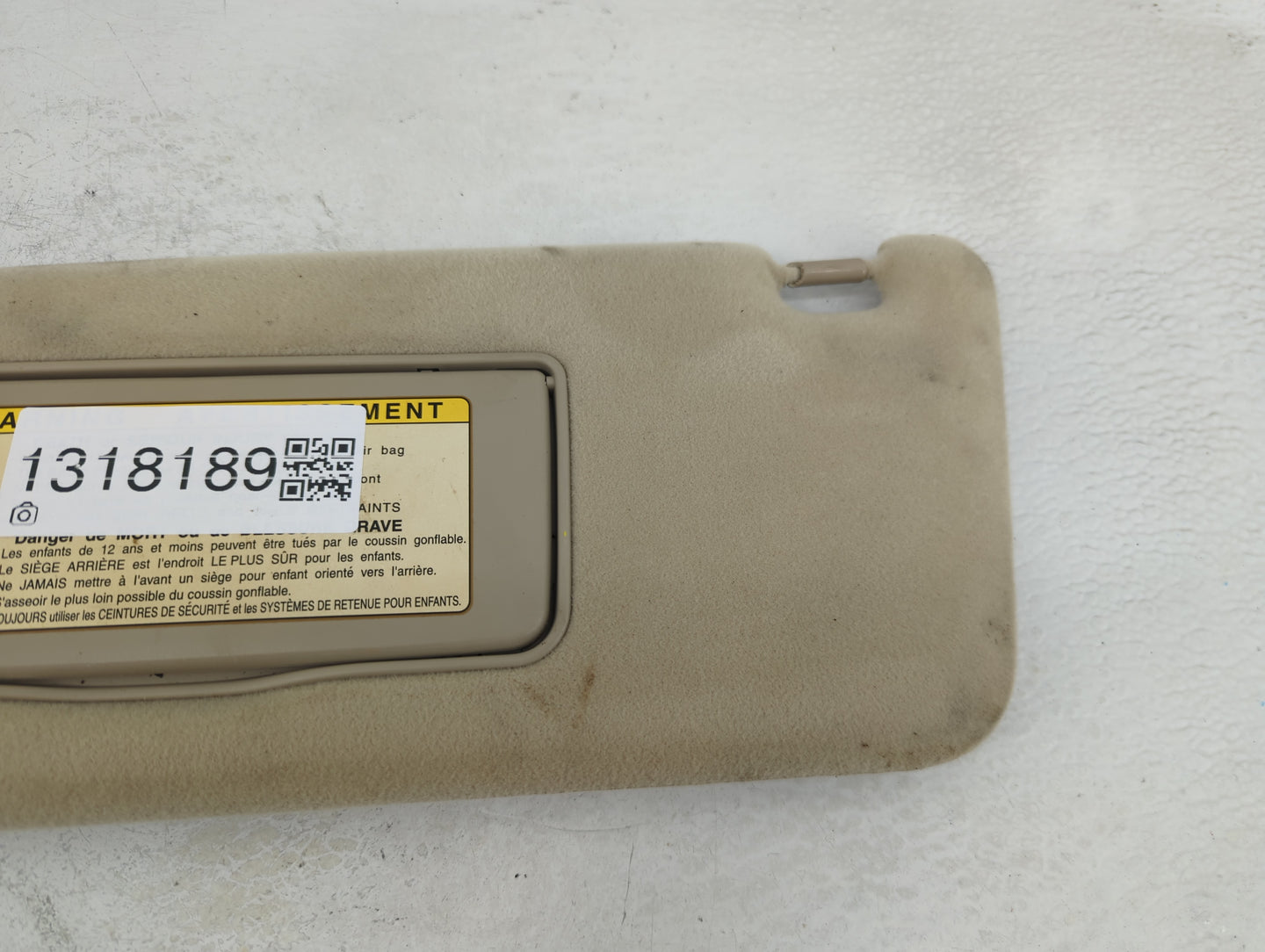 2001-2002 Lexus Rx300 Sun Visor Shade Replacement Driver Left Mirror Fits Fits 2001 2002 OEM Used Auto Parts - Oemusedautopa