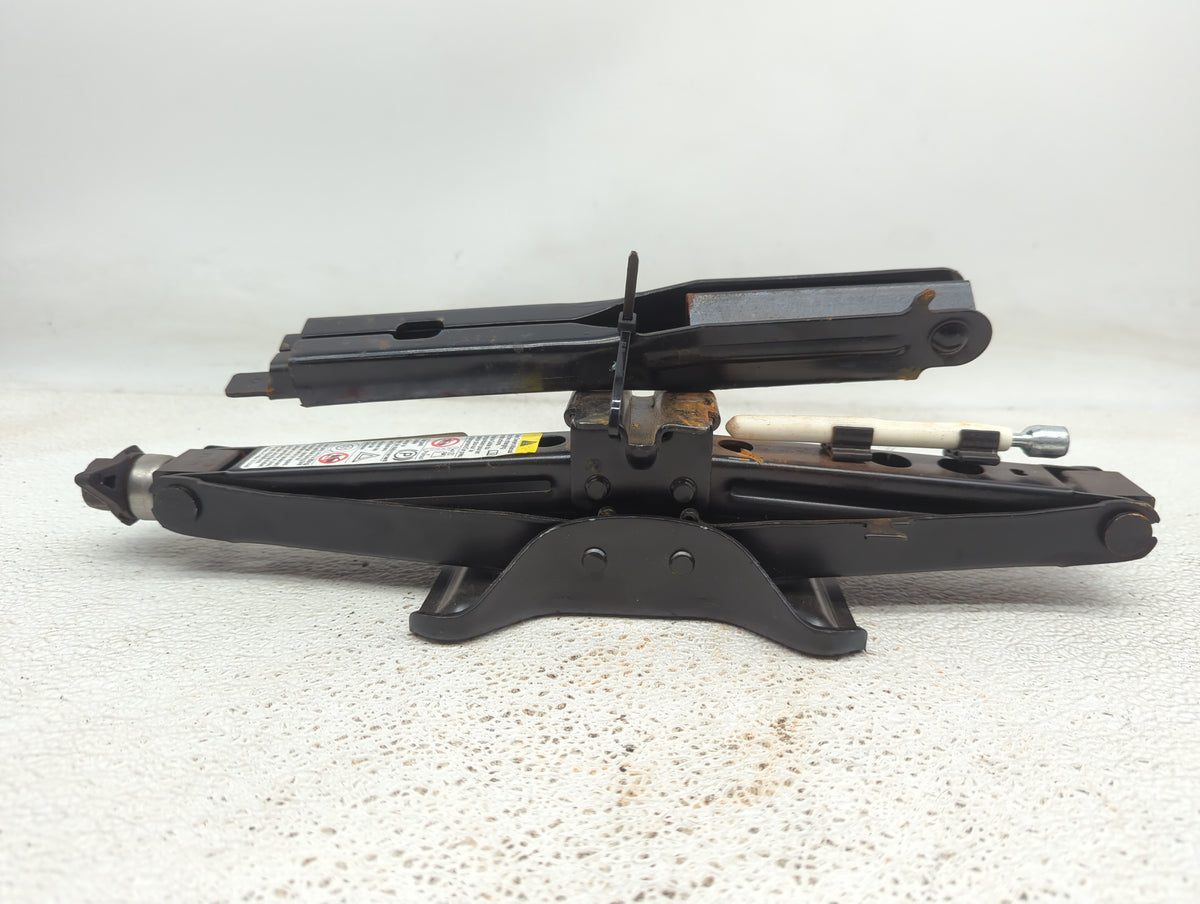 Lincoln Continental Spare Scissor Car Jack - Oemusedautoparts1.com