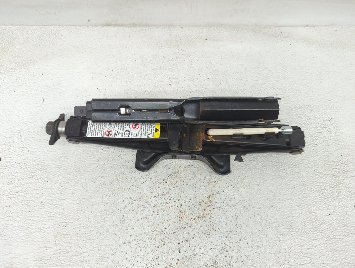 Lincoln Continental Spare Scissor Car Jack - Oemusedautoparts1.com
