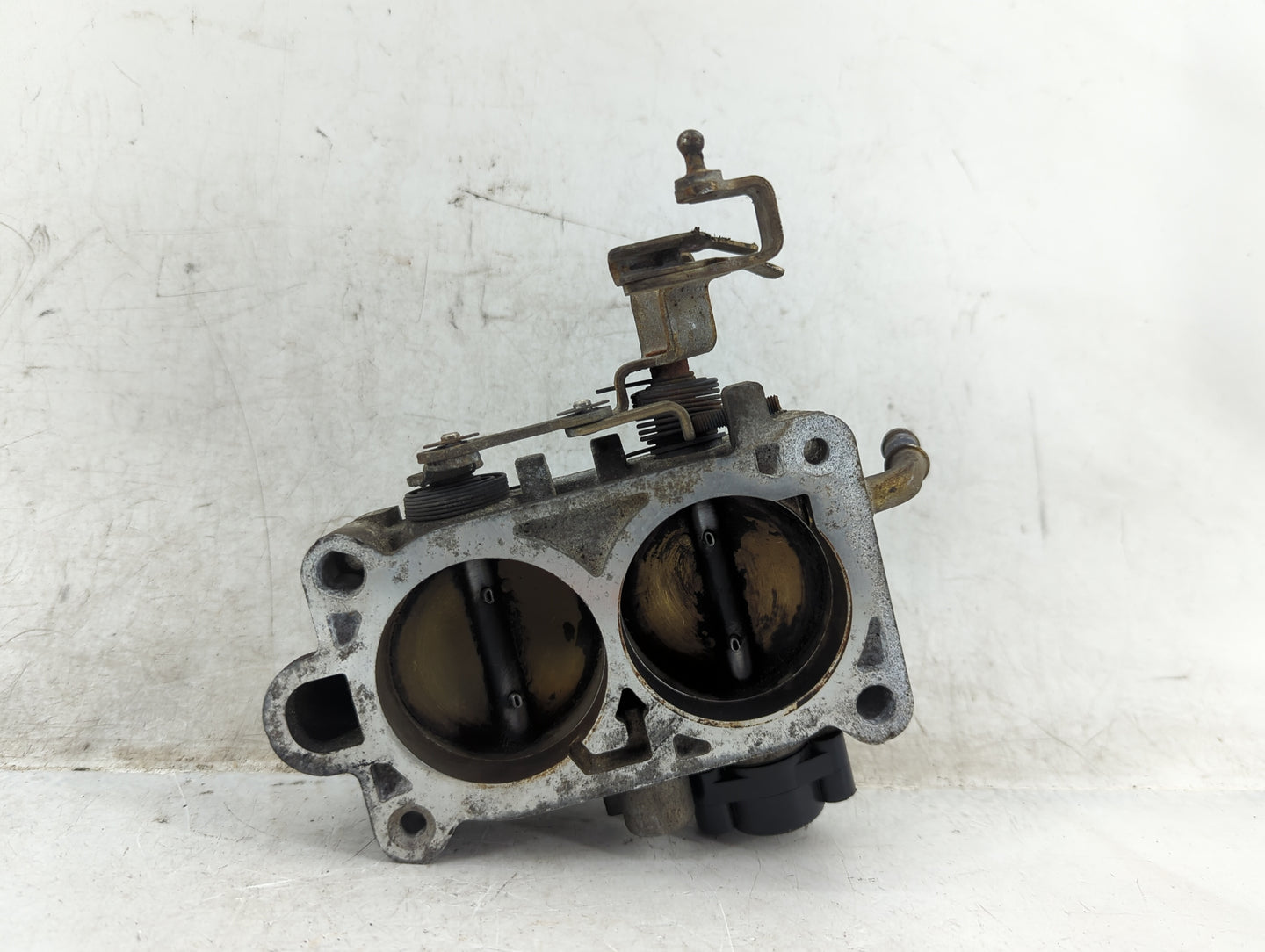 2002 Lincoln Continental Throttle Body Fits Fits 2003 2004 2005 OEM Used Auto Parts - Oemusedautoparts1.com