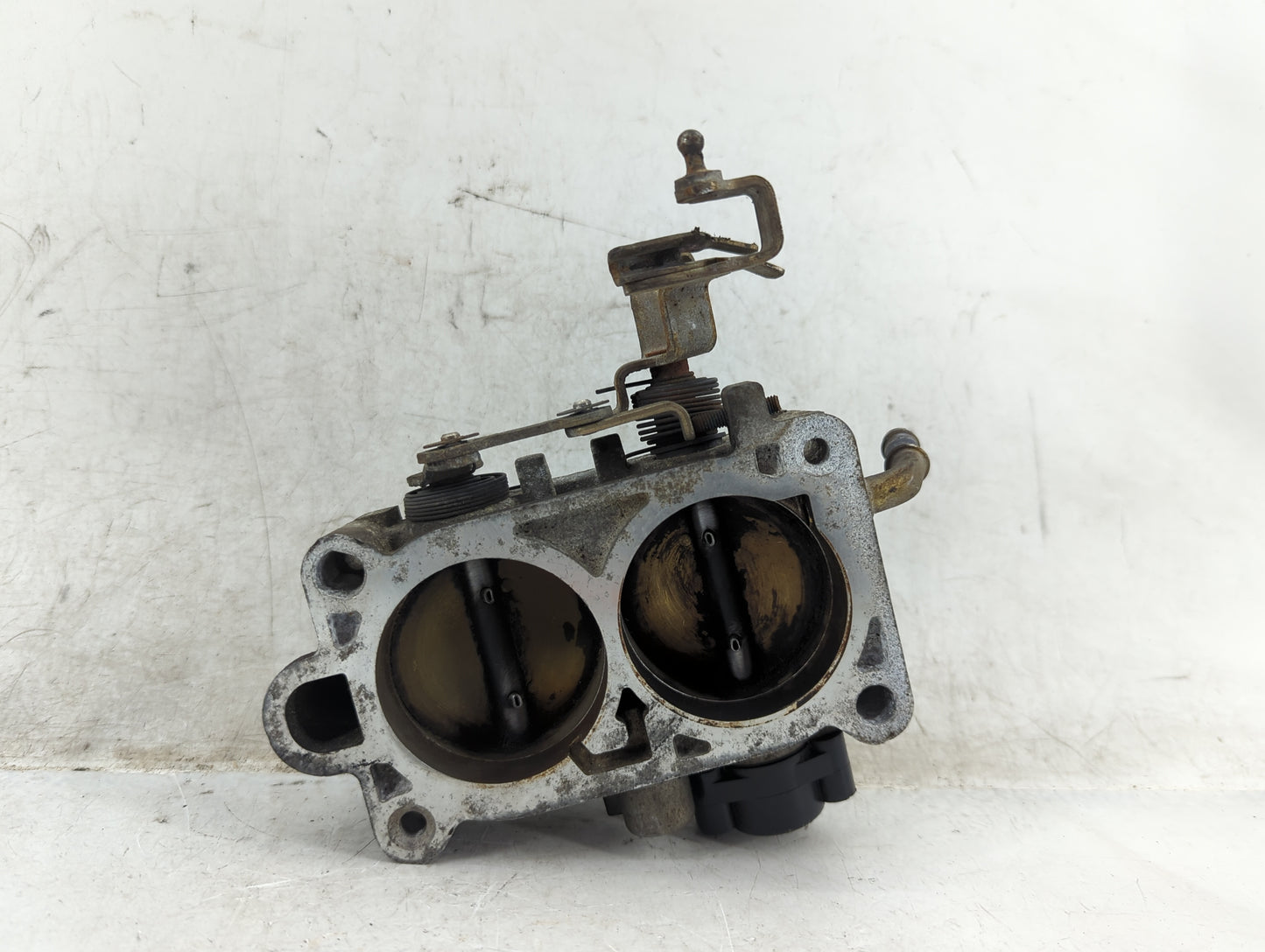 2002 Lincoln Continental Throttle Body Fits Fits 2003 2004 2005 OEM Used Auto Parts - Oemusedautoparts1.com