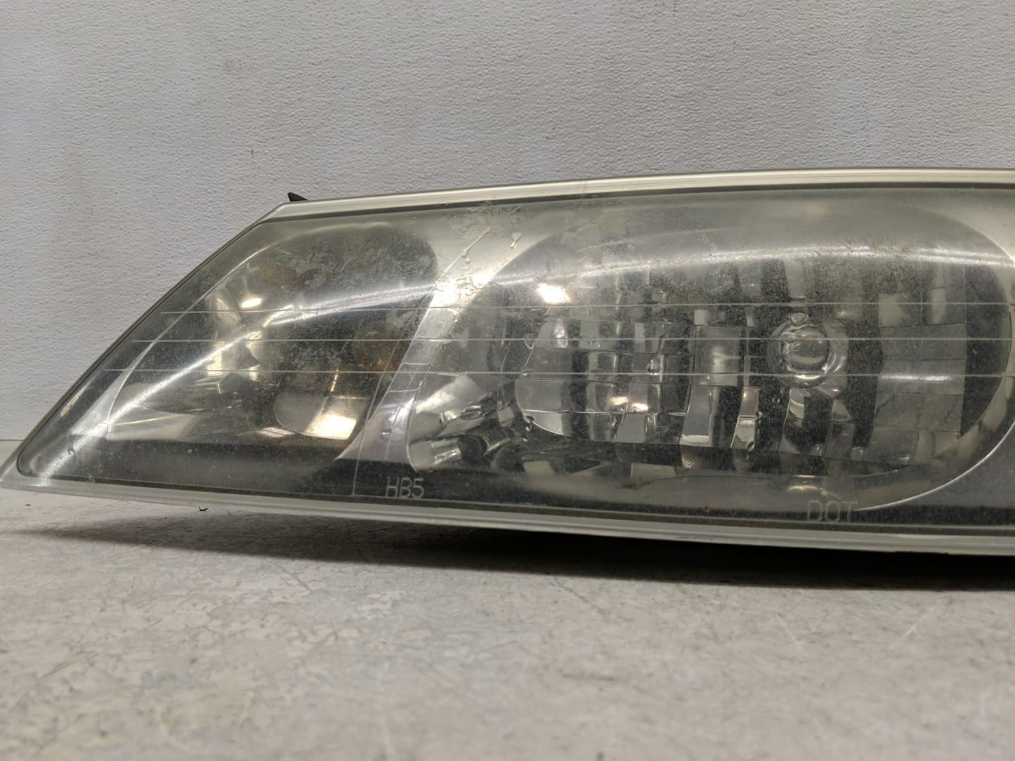 2002 Lincoln Continental Driver Left Oem Head Light Headlight Lamp - Oemusedautoparts1.com