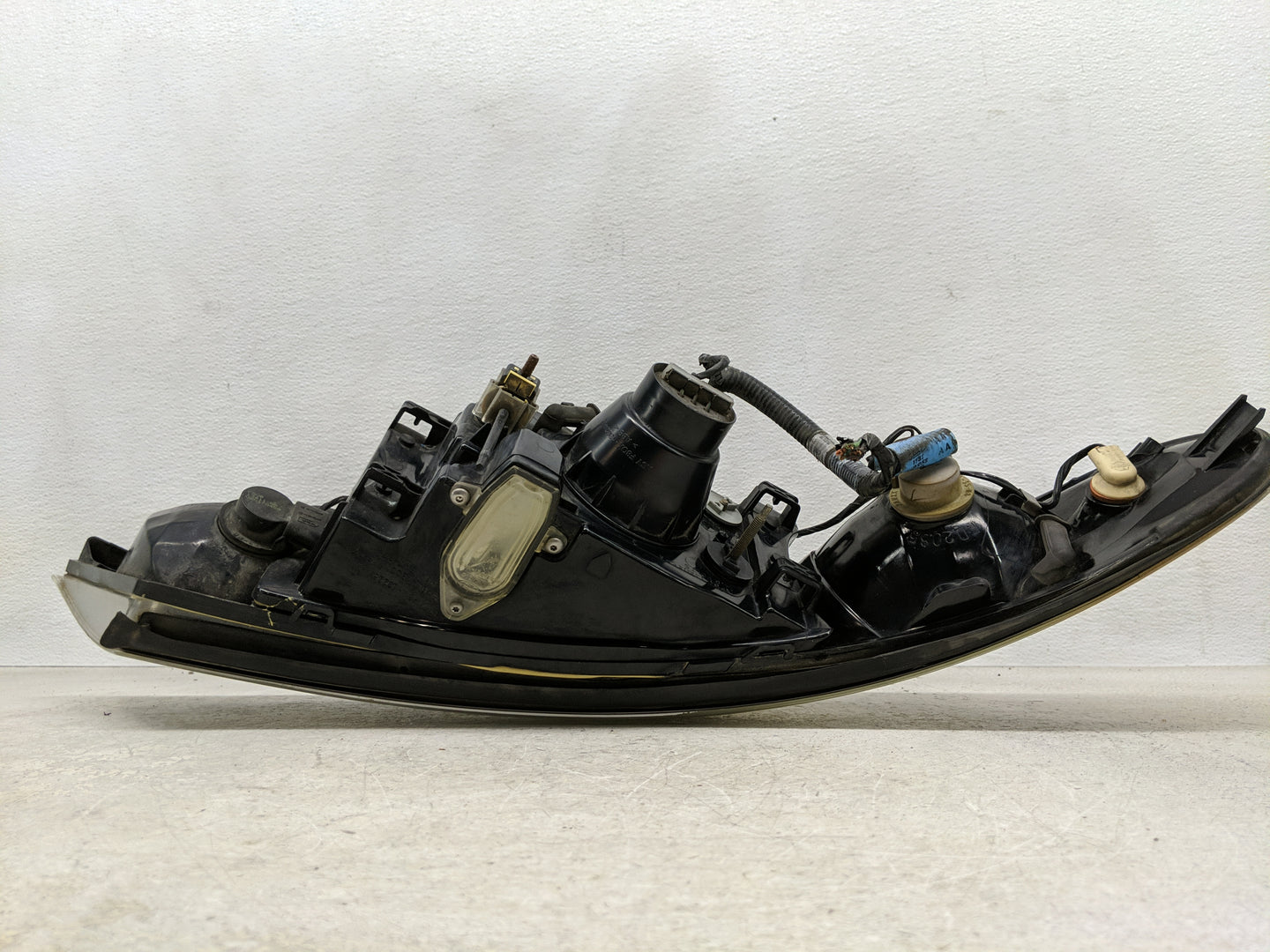 2002 Lincoln Continental Driver Left Oem Head Light Headlight Lamp - Oemusedautoparts1.com