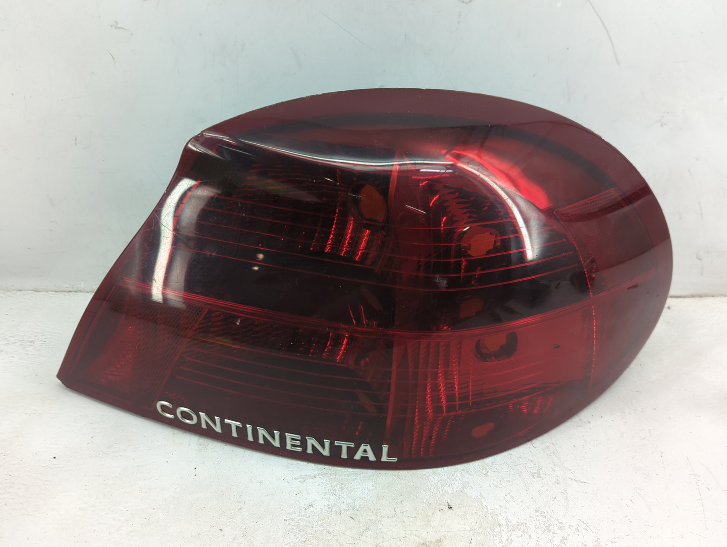 2002 Lincoln Continental Tail Light Assembly Passenger Right OEM P/N:44ZH-1135 Fits OEM Used Auto Parts - Oemusedautoparts1.