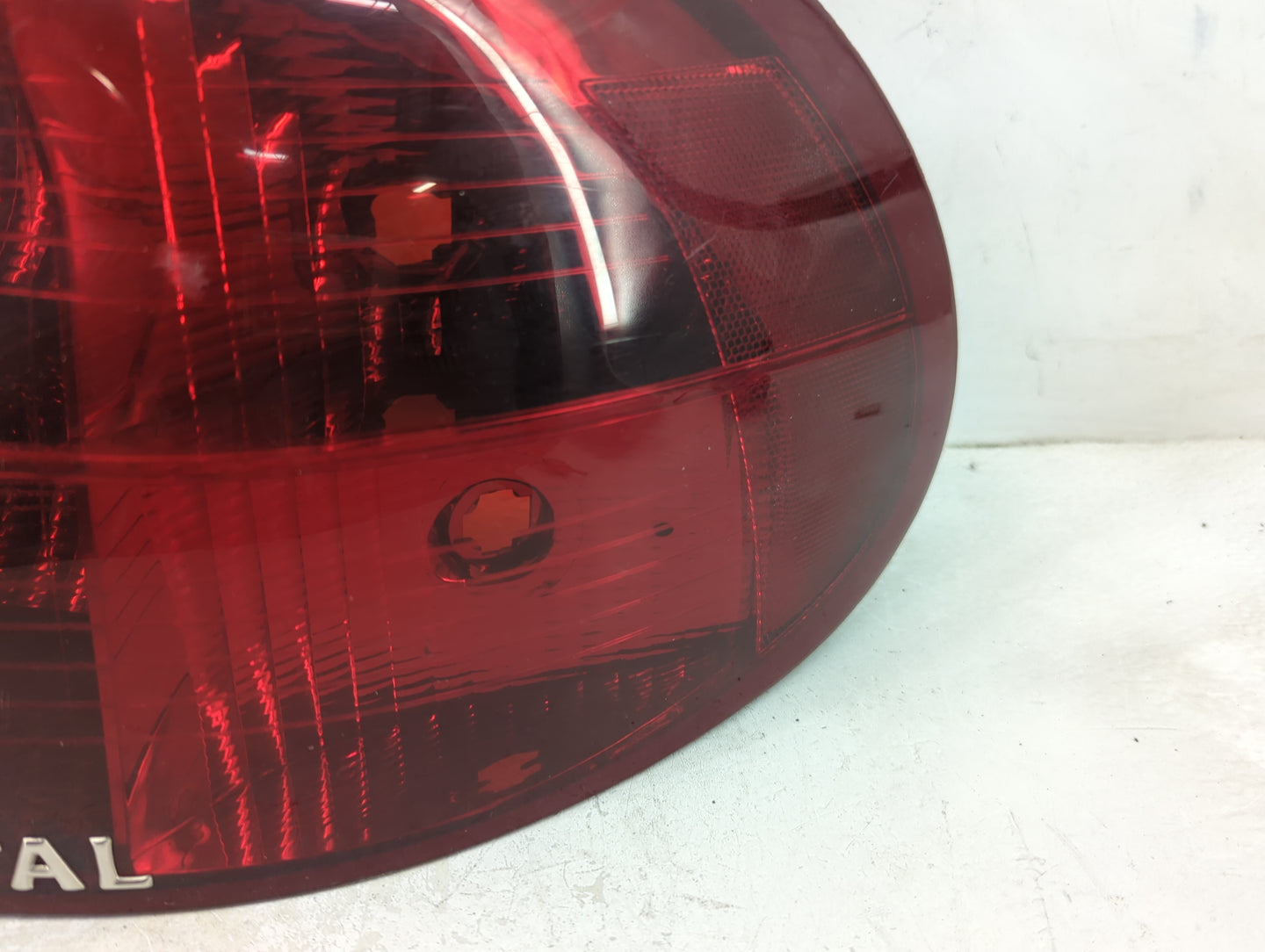 2002 Lincoln Continental Tail Light Assembly Passenger Right OEM P/N:44ZH-1135 Fits OEM Used Auto Parts - Oemusedautoparts1.