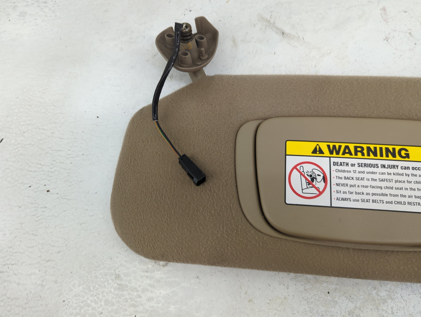 2002 Lincoln Continental Sun Visor Shade Replacement Driver Left Mirror Fits OEM Used Auto Parts - Oemusedautoparts1.com