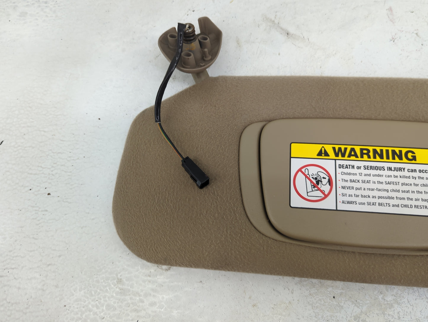 2002 Lincoln Continental Sun Visor Shade Replacement Driver Left Mirror Fits OEM Used Auto Parts - Oemusedautoparts1.com