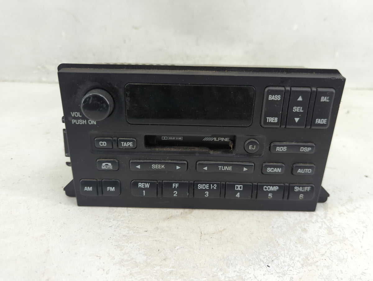 2002 Lincoln Continental Radio AM FM Cd Player Receiver Replacement Fits OEM Used Auto Parts - Oemusedautoparts1.com
