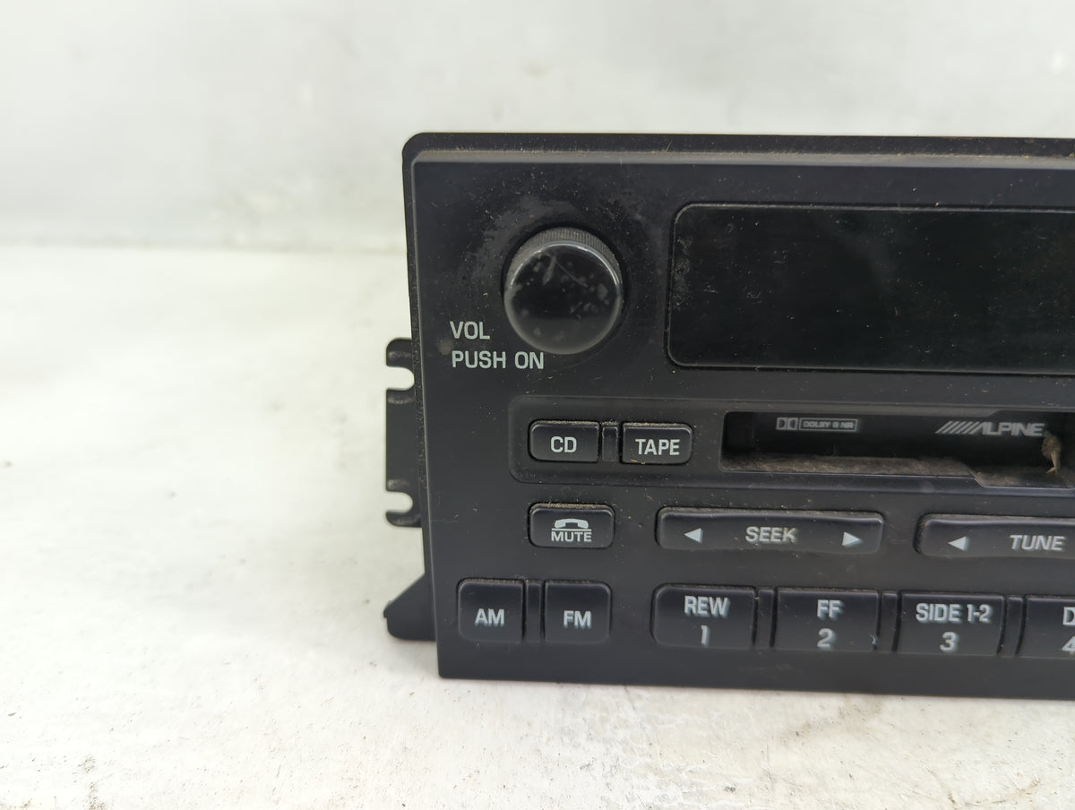 2002 Lincoln Continental Radio AM FM Cd Player Receiver Replacement Fits OEM Used Auto Parts - Oemusedautoparts1.com