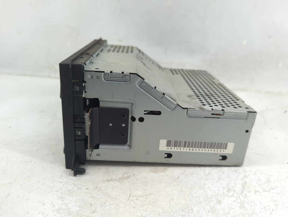 2002 Lincoln Continental Radio AM FM Cd Player Receiver Replacement Fits OEM Used Auto Parts - Oemusedautoparts1.com