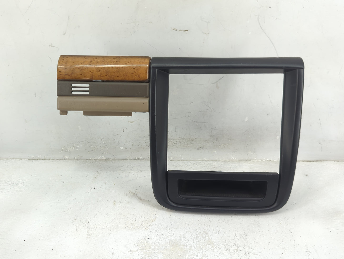 2002 Lincoln Continental Information Radio Display Screen Bezel Vents - Oemusedautoparts1.com