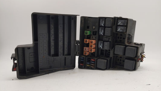 2002 Lincoln Continental Fusebox Fuse Box Panel Relay Module P/N:2W4T-14290-FC Fits OEM Used Auto Parts