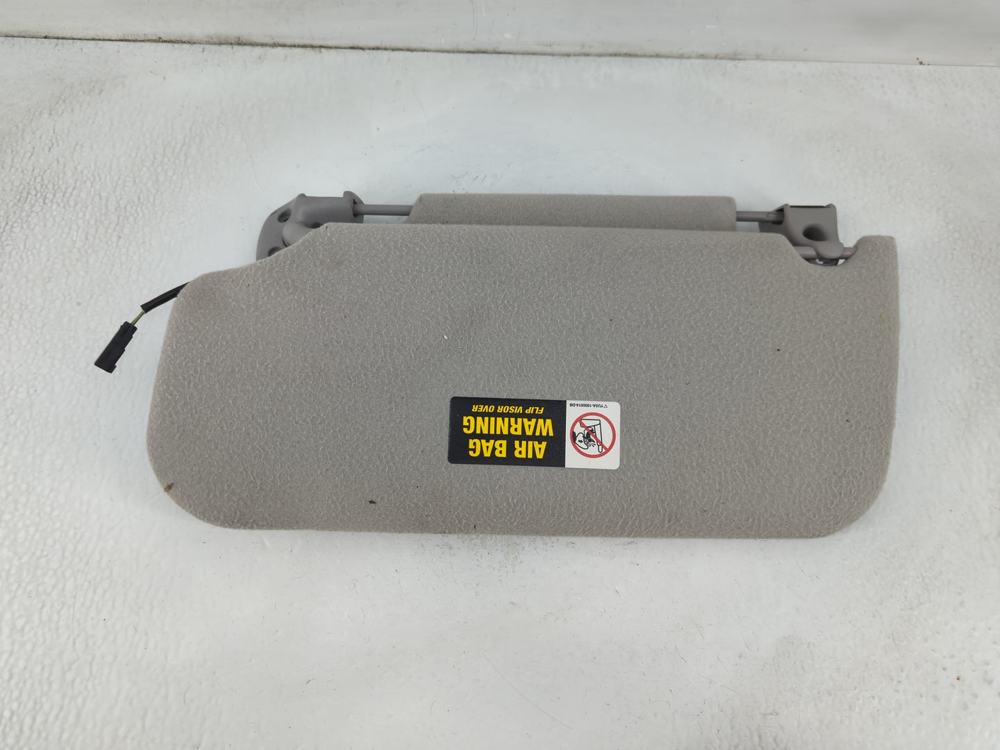 2002 Lincoln Continental Sun Visor Shade Replacement Passenger Right Mirror Fits OEM Used Auto Parts - Oemusedautoparts1.com