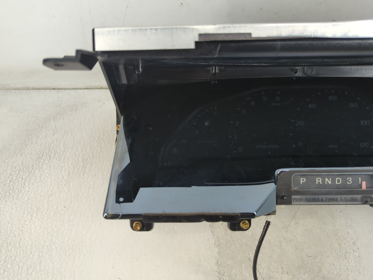 2002 Lincoln Continental Instrument Cluster Speedometer Gauges Fits OEM Used Auto Parts - Oemusedautoparts1.com