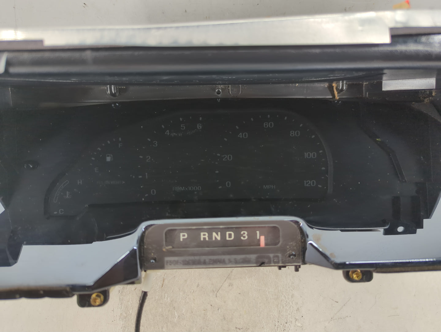 2002 Lincoln Continental Instrument Cluster Speedometer Gauges Fits OEM Used Auto Parts - Oemusedautoparts1.com