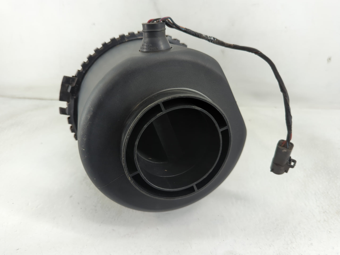 2002 Lincoln Continental Air Cleaner Intake-duct Hose Tube - Oemusedautoparts1.com