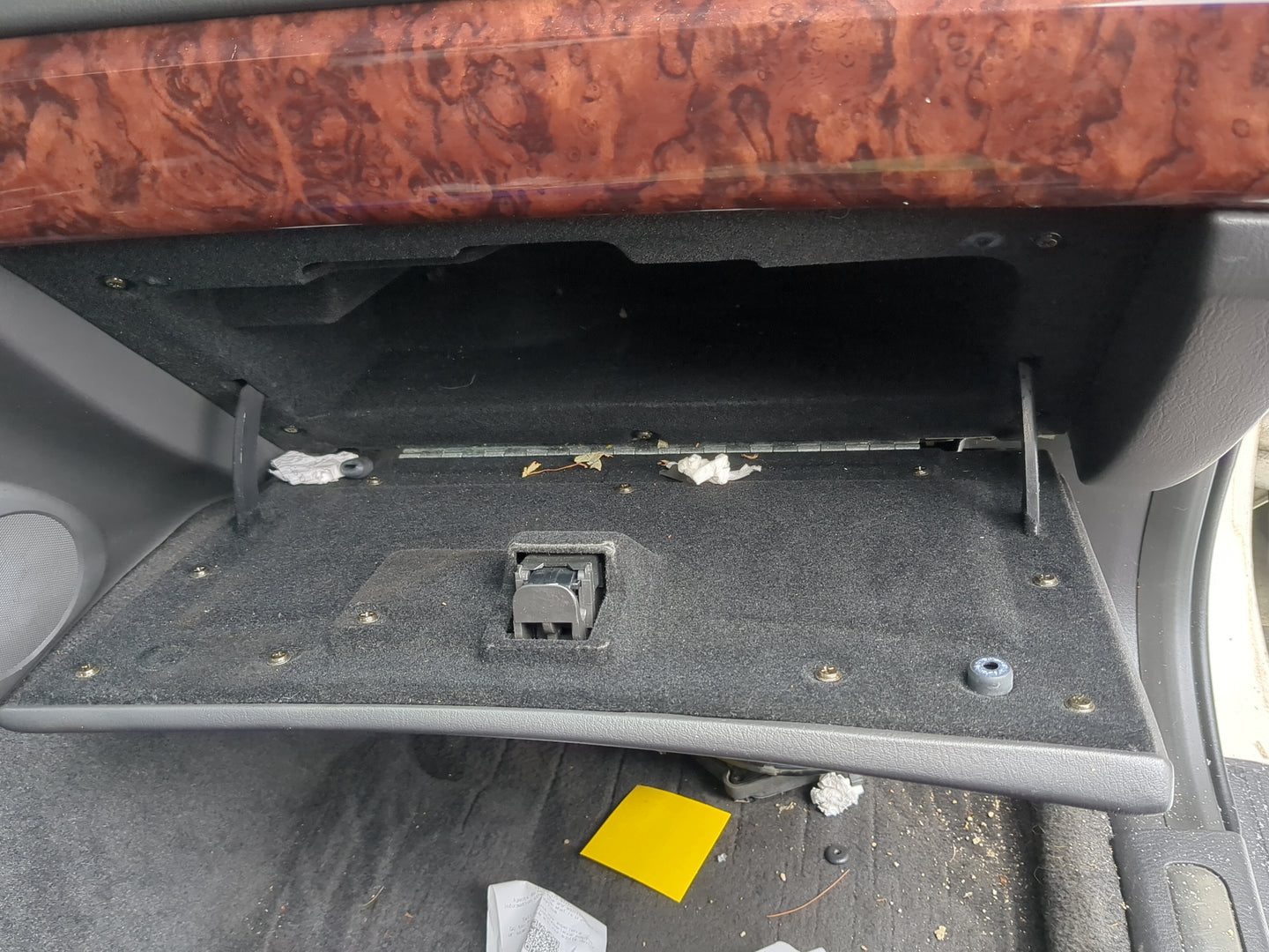 2002 Lincoln Ls Passenger Glove Box Door Storage Compartment - Oemusedautoparts1.com